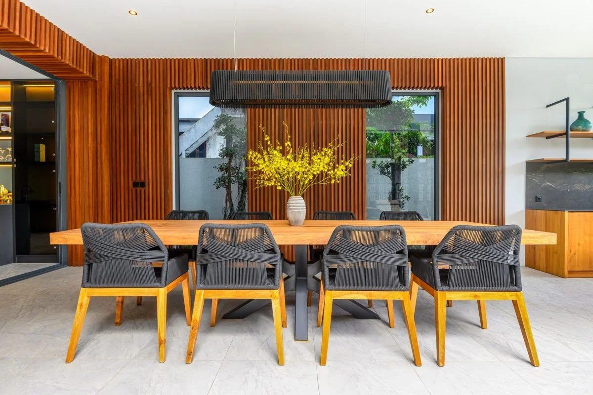 MODERN ELEGANT WHITE VILLA - 4 BEDROOM - JIMBARAN