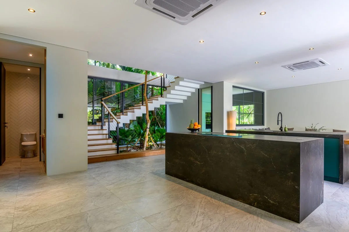 MODERN ELEGANT WHITE VILLA - 4 BEDROOM - JIMBARAN