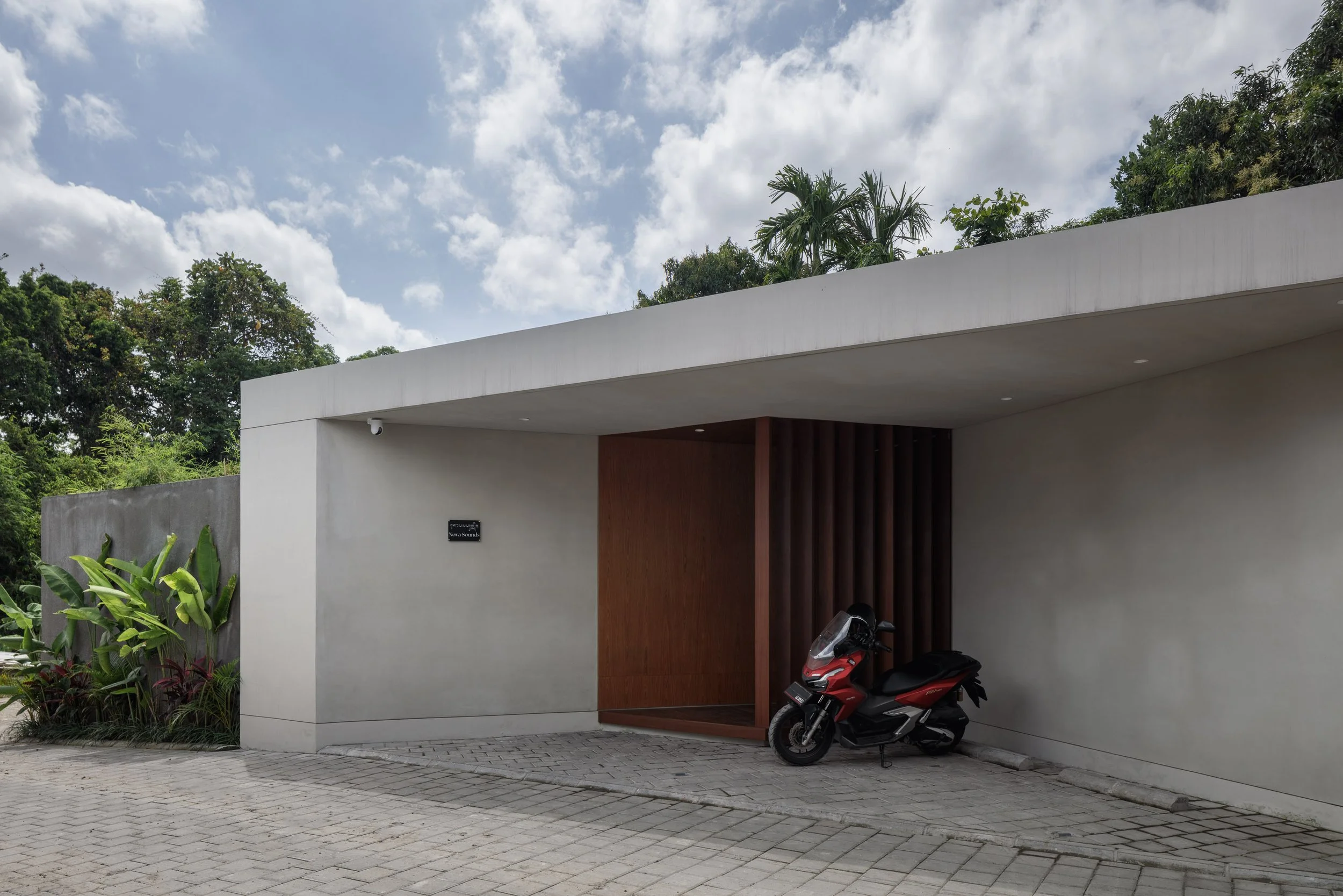 VILLA OF LINES AND LIGHT - 2 BEDROOM - CANGGU