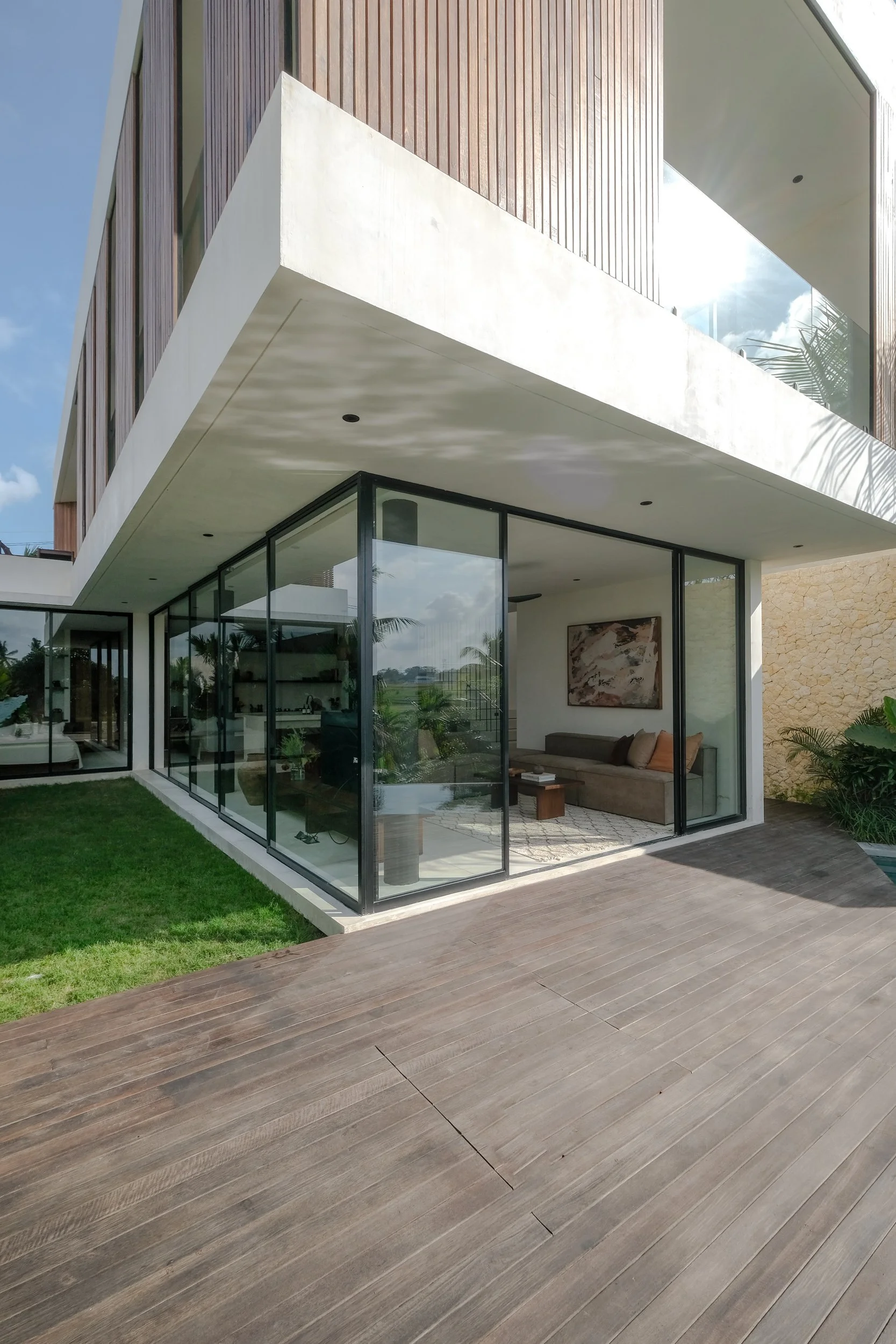 ARCHITECTURAL TROPICAL VILLA ABOVE THE RICE FIELDS - 3 BEDROOM - NYANYI BEACH - Bali - for - sale