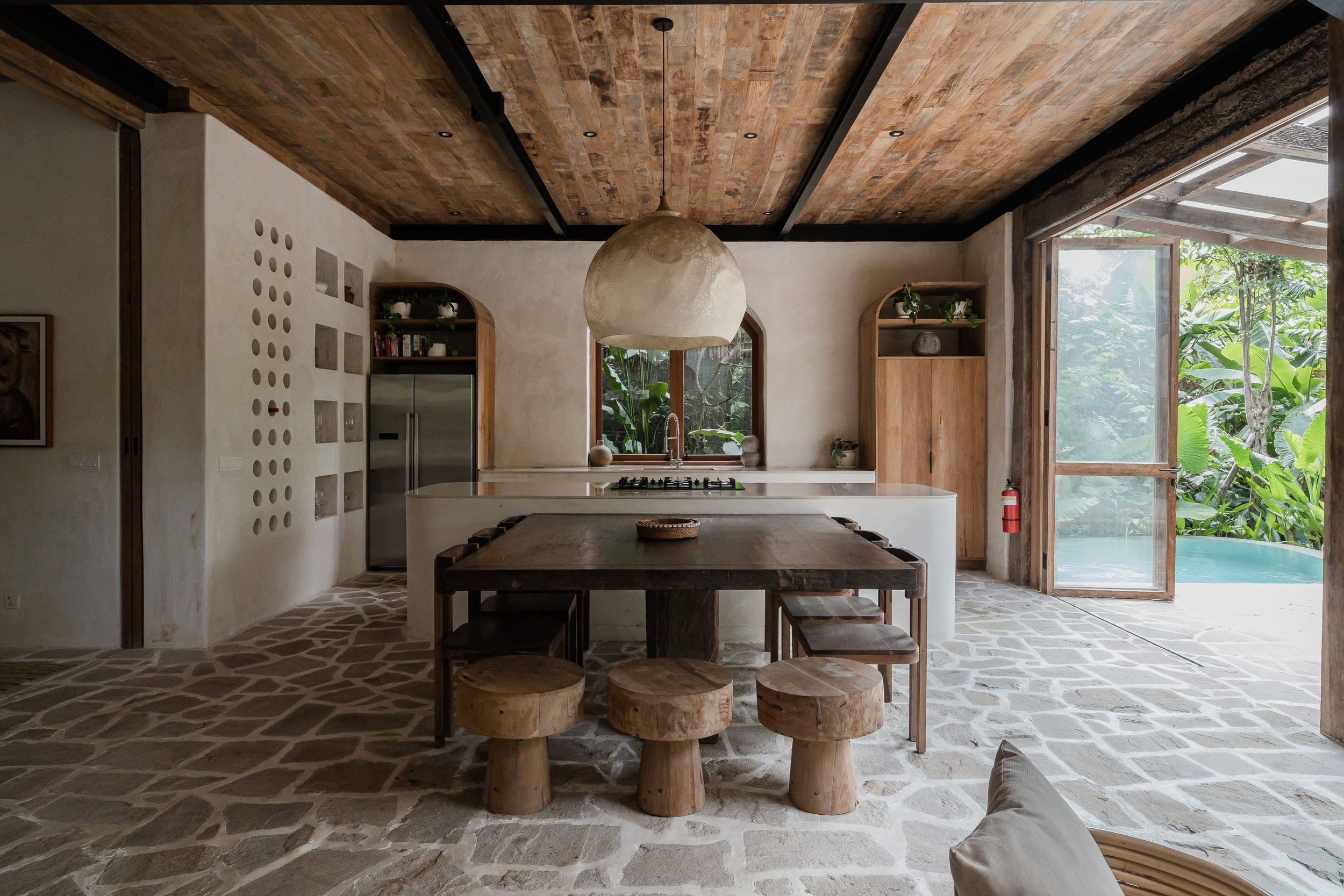 Trust the Experts: Why Working with a Real Estate Agency in Bali Matters