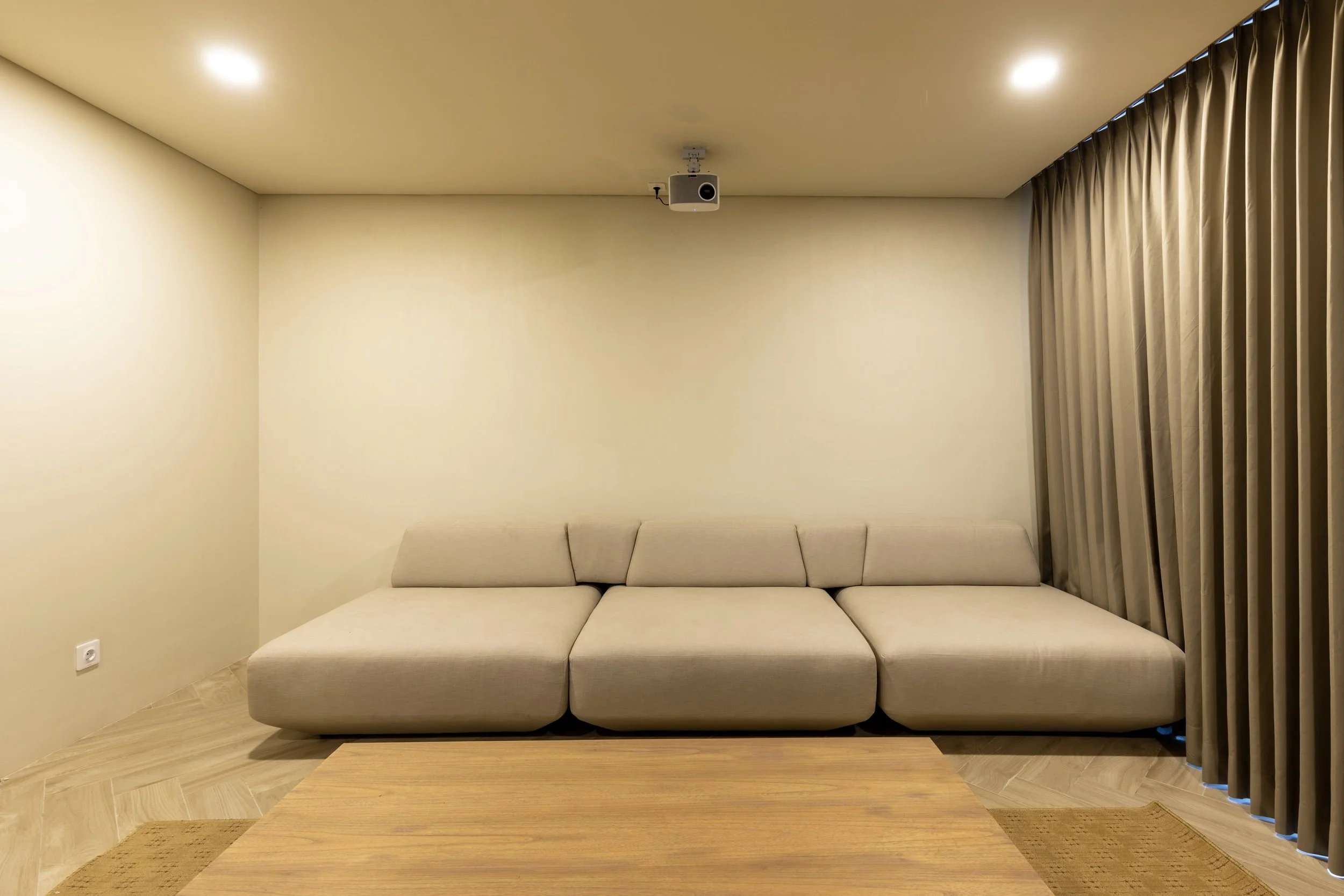 Payot Property-43.jpeg