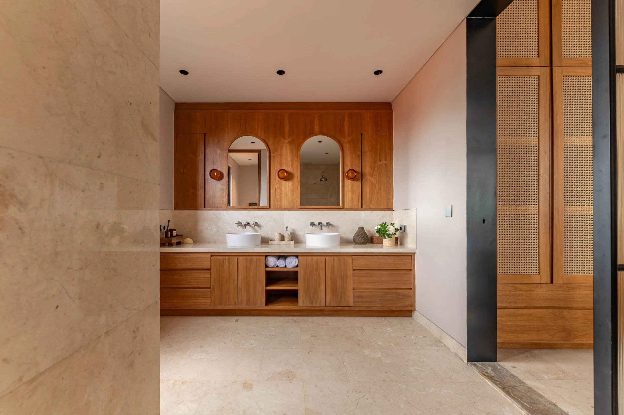 TIMELESS FAMILY VILLA - 4 BEDROOM - BABAKAN CANGGU | For Sale, Bali.