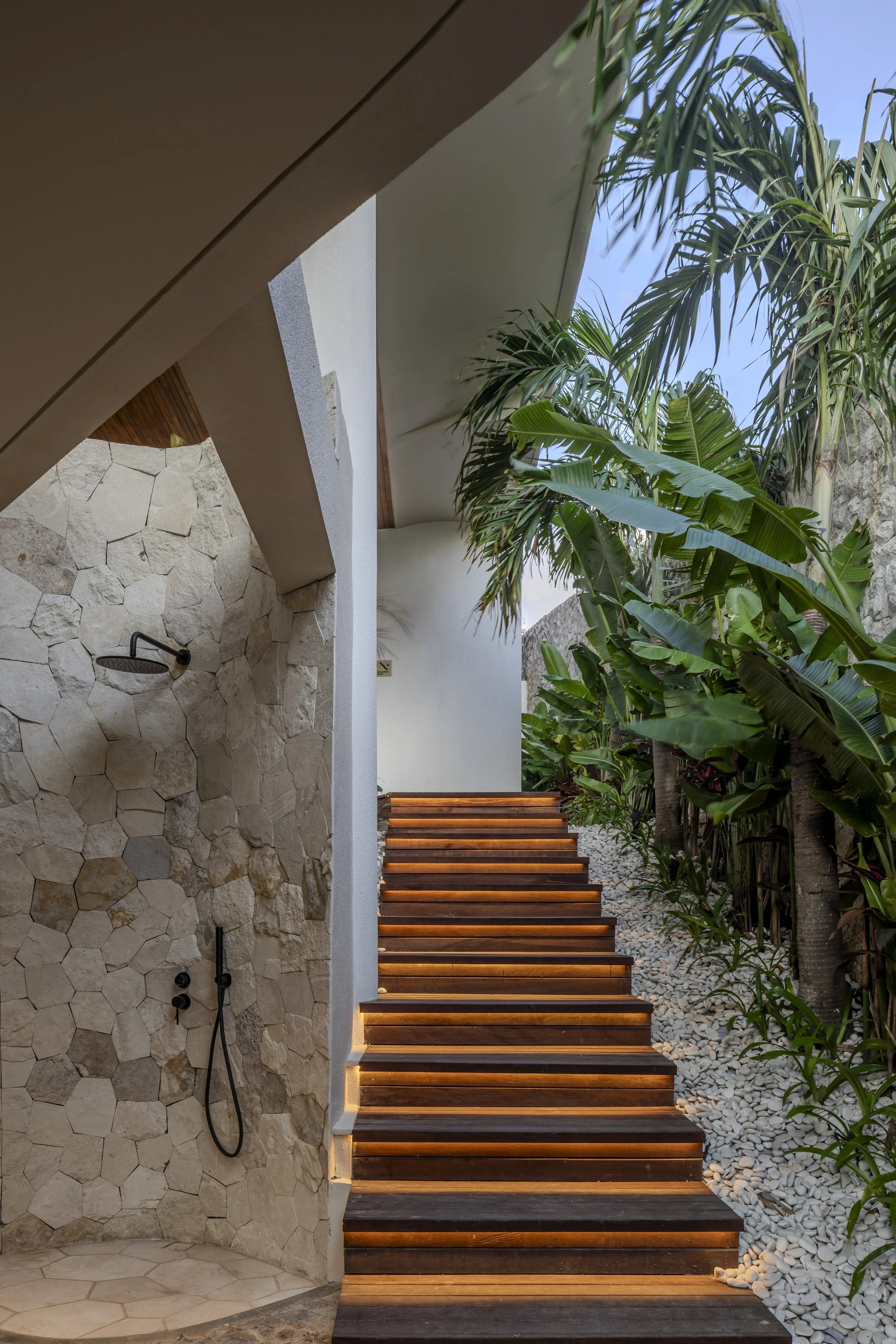 OCEAN VIEW VILLA WITH PRIVATE BEACH ACCESS - 5 BEDROOM - ULUWATU
