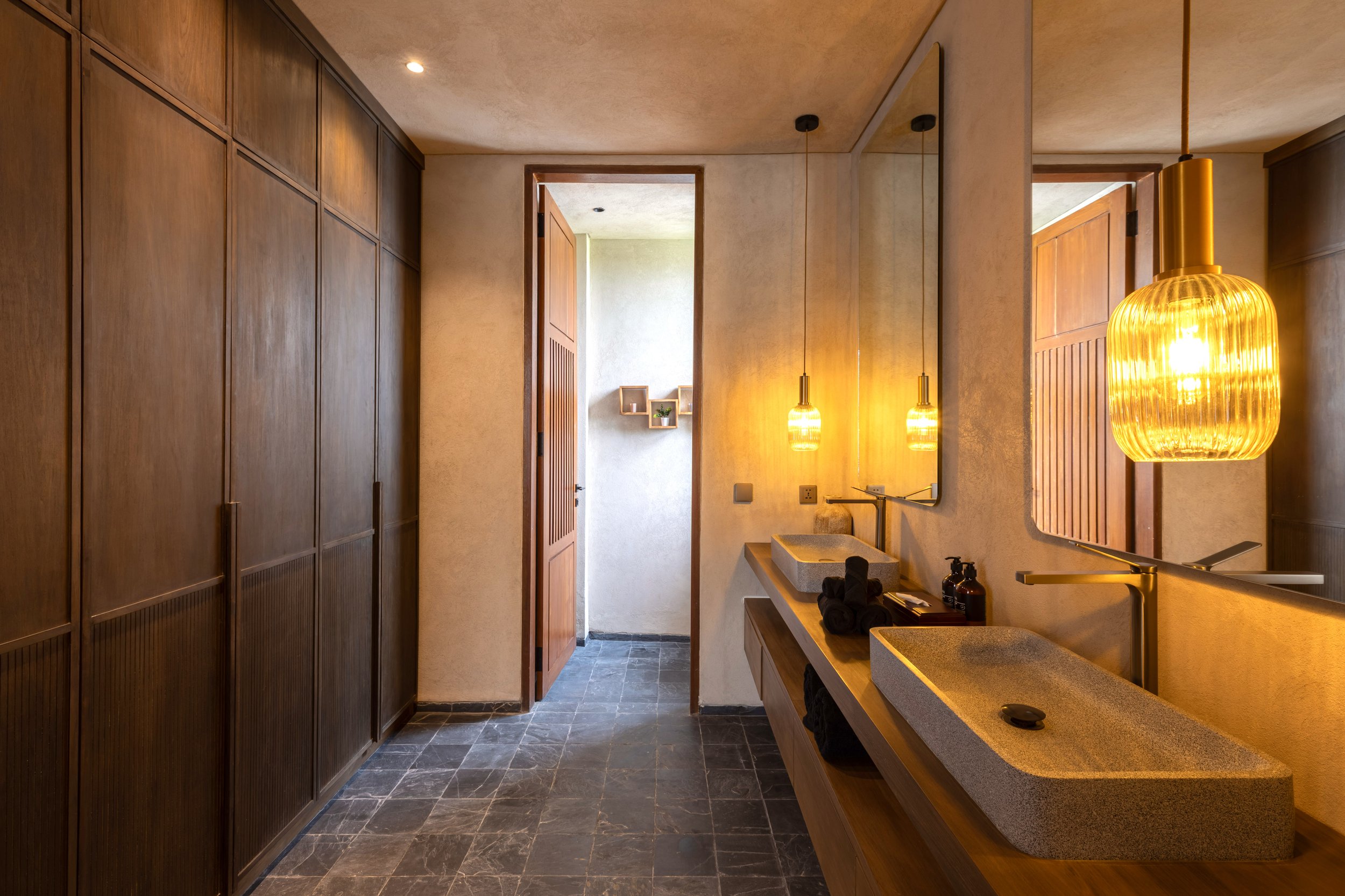 BALINESE MODERN TROPICAL STYLE VILLA - 6 BEDROOM - NYANYI BEACH - villa - for - sale - Bali