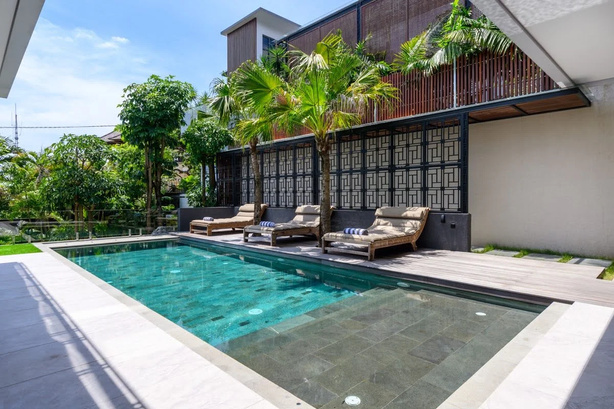 MODERN ELEGANT WHITE VILLA - 4 BEDROOM - JIMBARAN