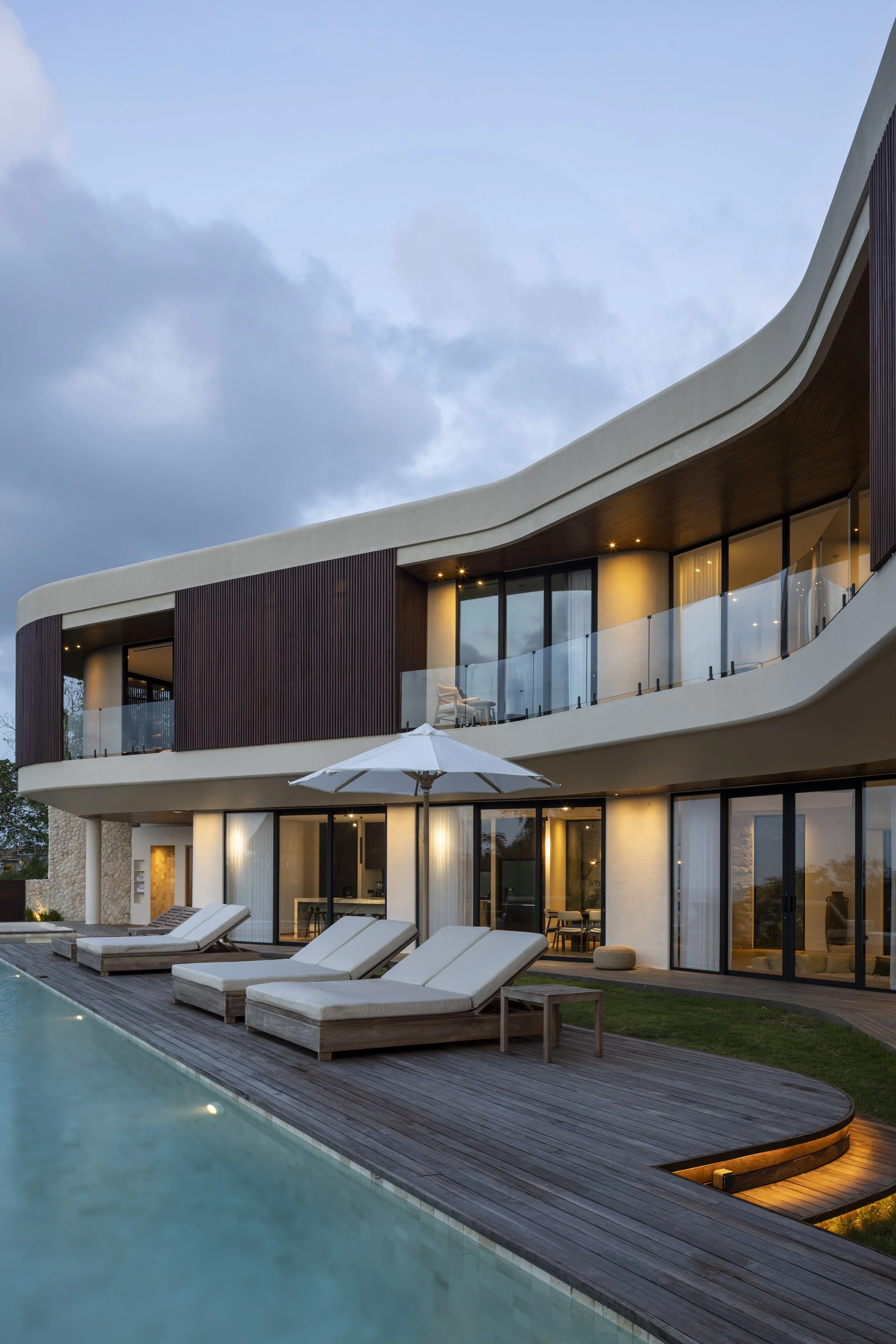 OCEAN VIEW VILLA WITH PRIVATE BEACH ACCESS - 5 BEDROOM - ULUWATU