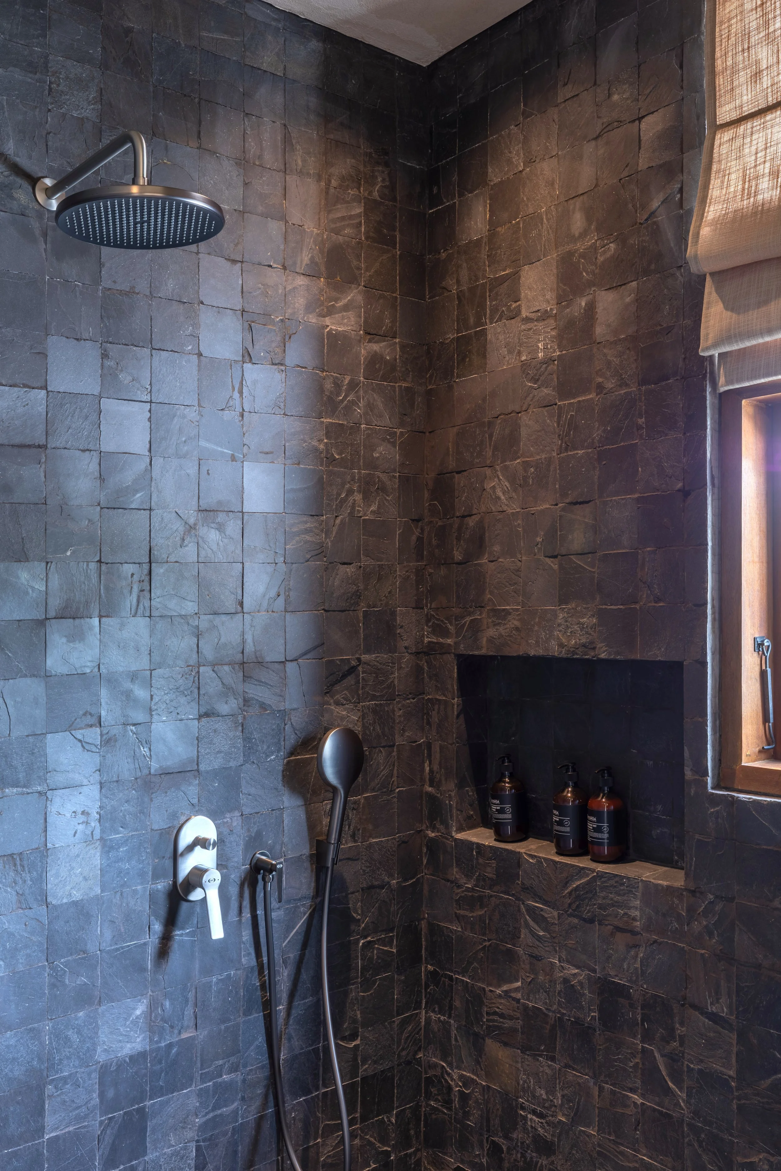 BALINESE MODERN TROPICAL STYLE VILLA - 6 BEDROOM - NYANYI BEACH - villa - for - sale - Bali