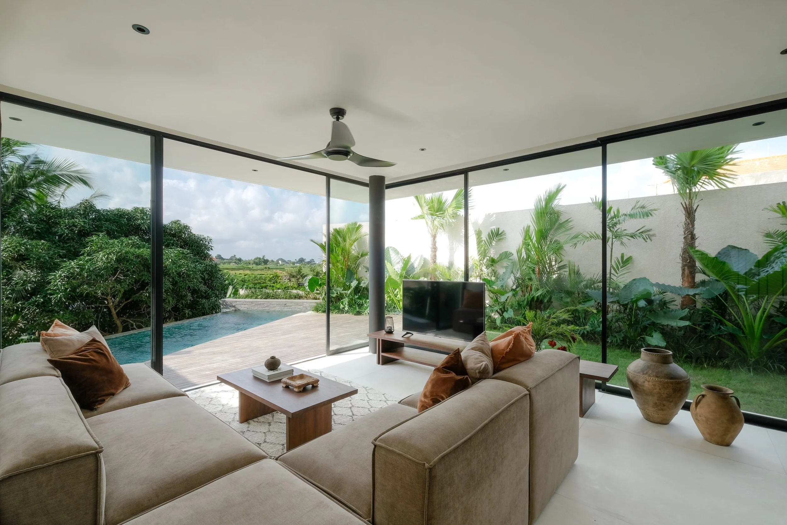 ARCHITECTURAL TROPICAL VILLA ABOVE THE RICE FIELDS - 3 BEDROOM - NYANYI BEACH - Bali - for - sale