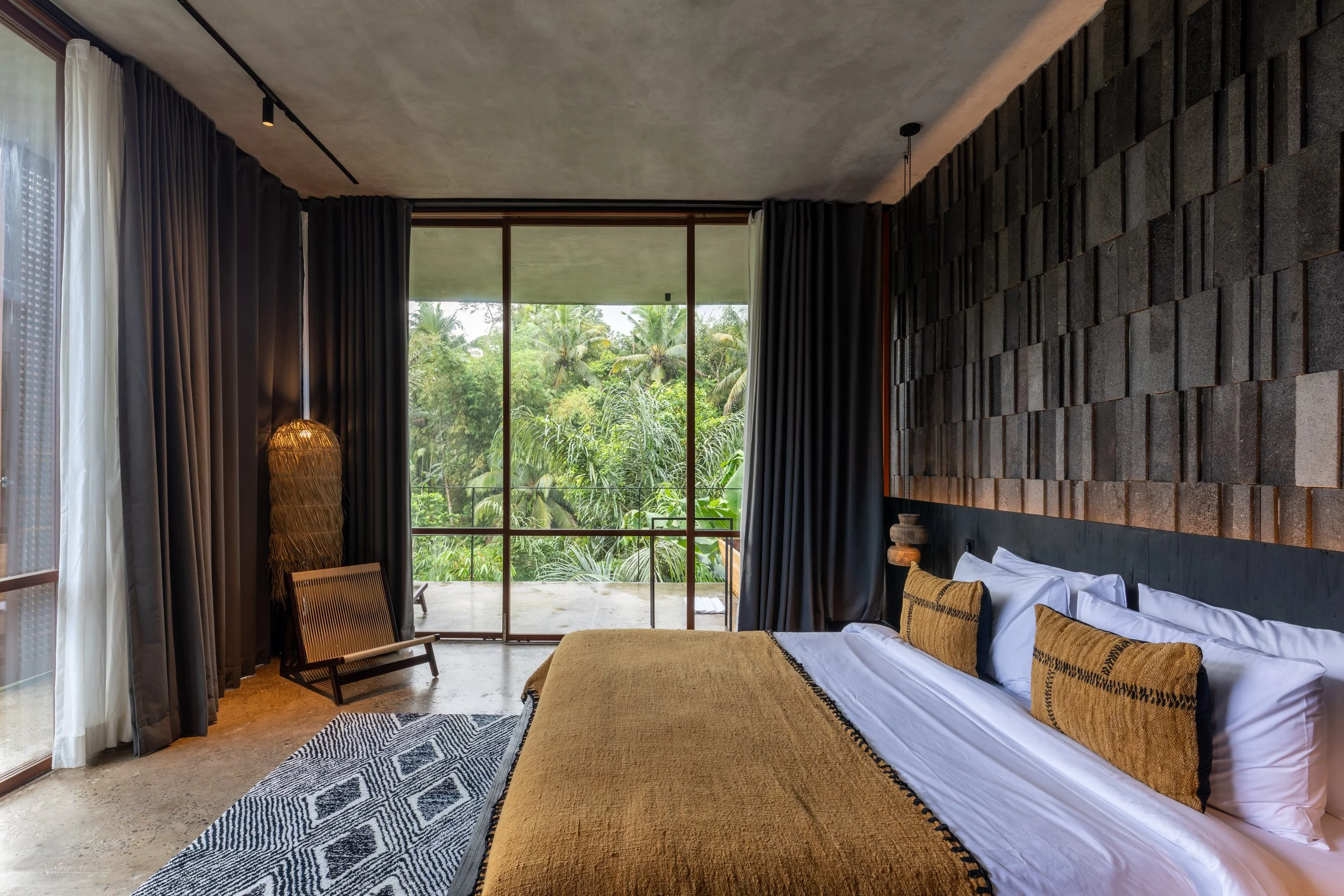 JAPANESE BRUTALIST VILLA - 5 BEDROOM - UBUD