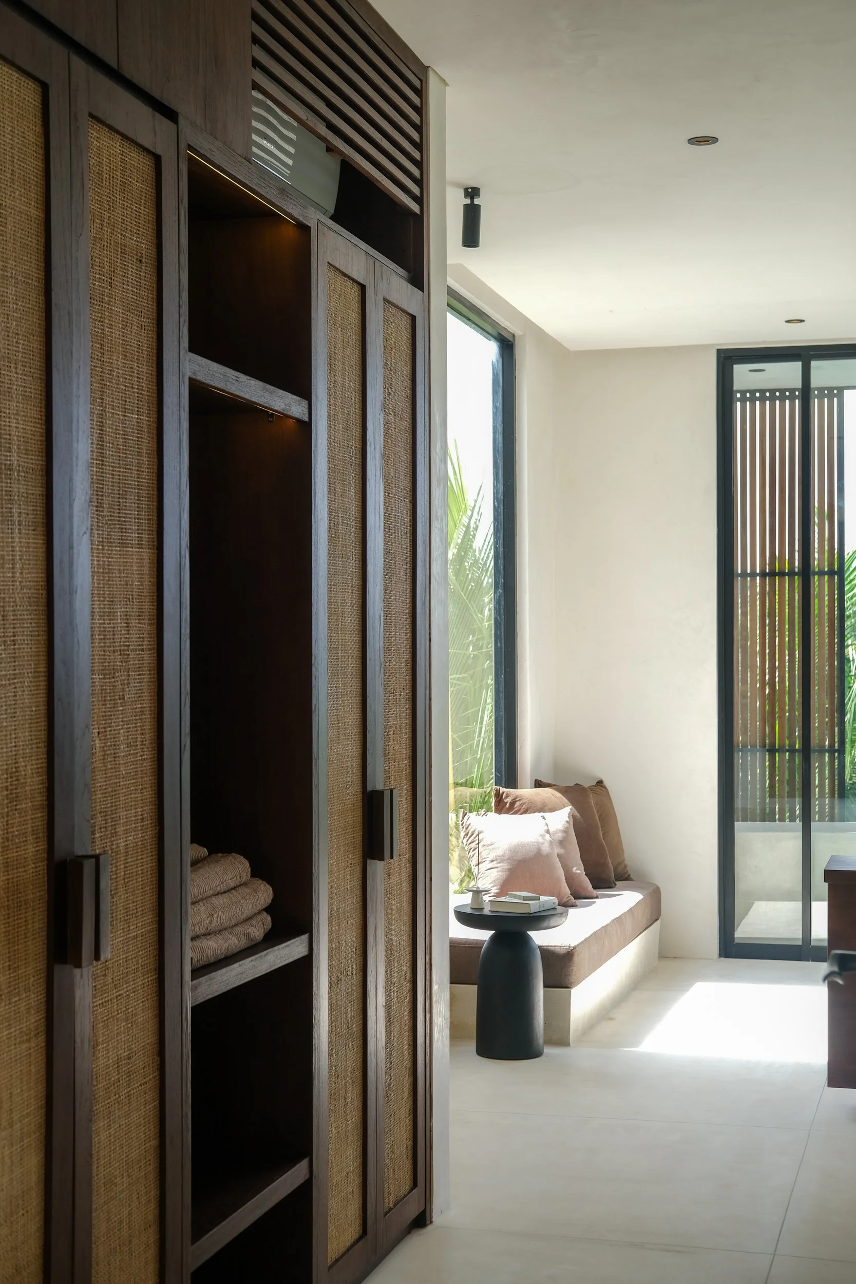 ARCHITECTURAL TROPICAL VILLA ABOVE THE RICE FIELDS - 3 BEDROOM - NYANYI BEACH - Bali - for - sale