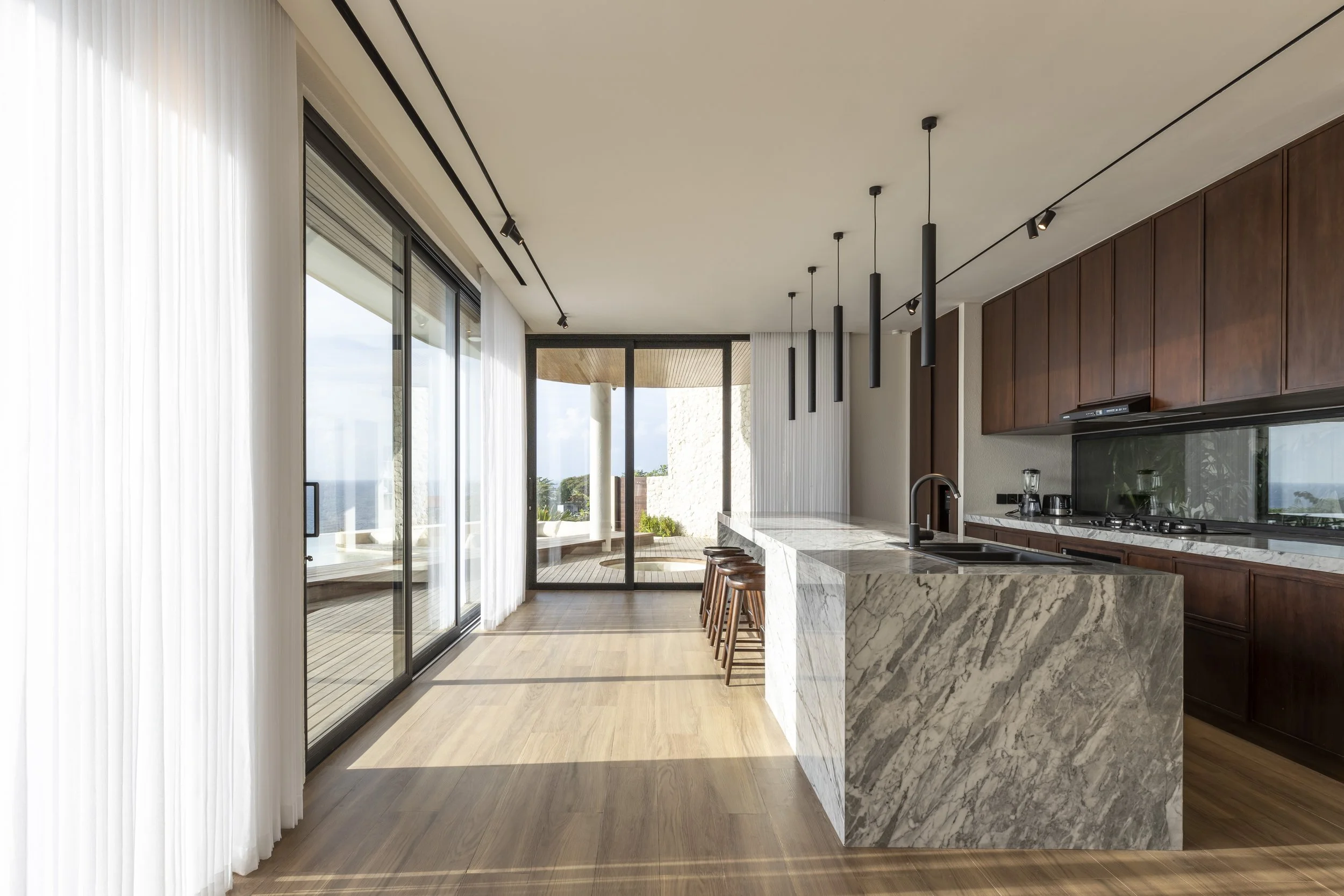 OCEAN VIEW VILLA WITH PRIVATE BEACH ACCESS - 5 BEDROOM - ULUWATU