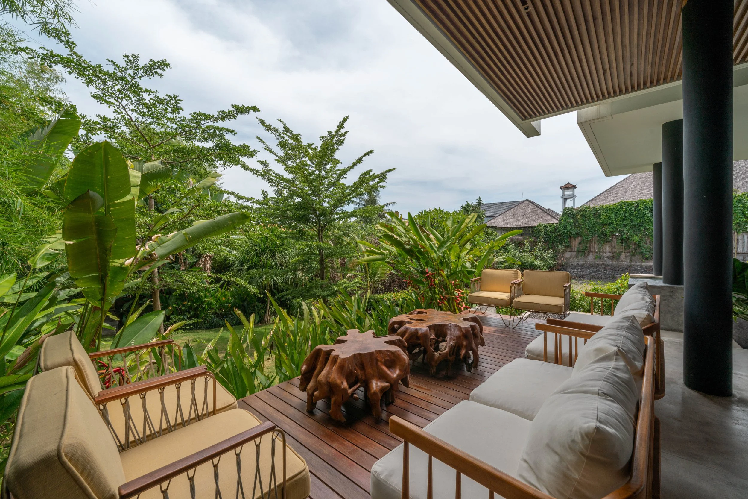 STUNNING ARCHITECTURAL RESIDENCE - 5 BEDROOM - BERAWA - CANGGU