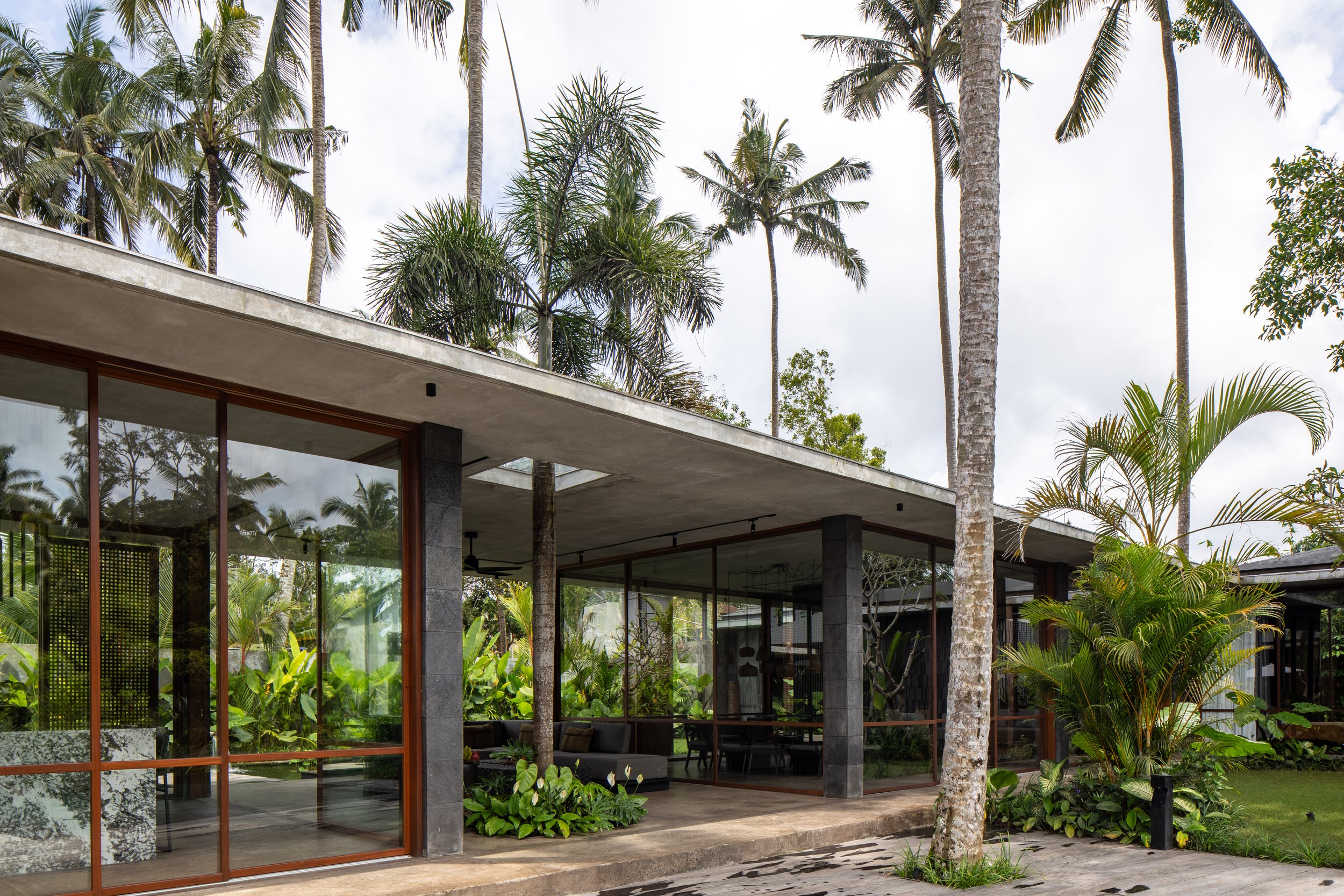 JAPANESE BRUTALIST VILLA - 5 BEDROOM - UBUD