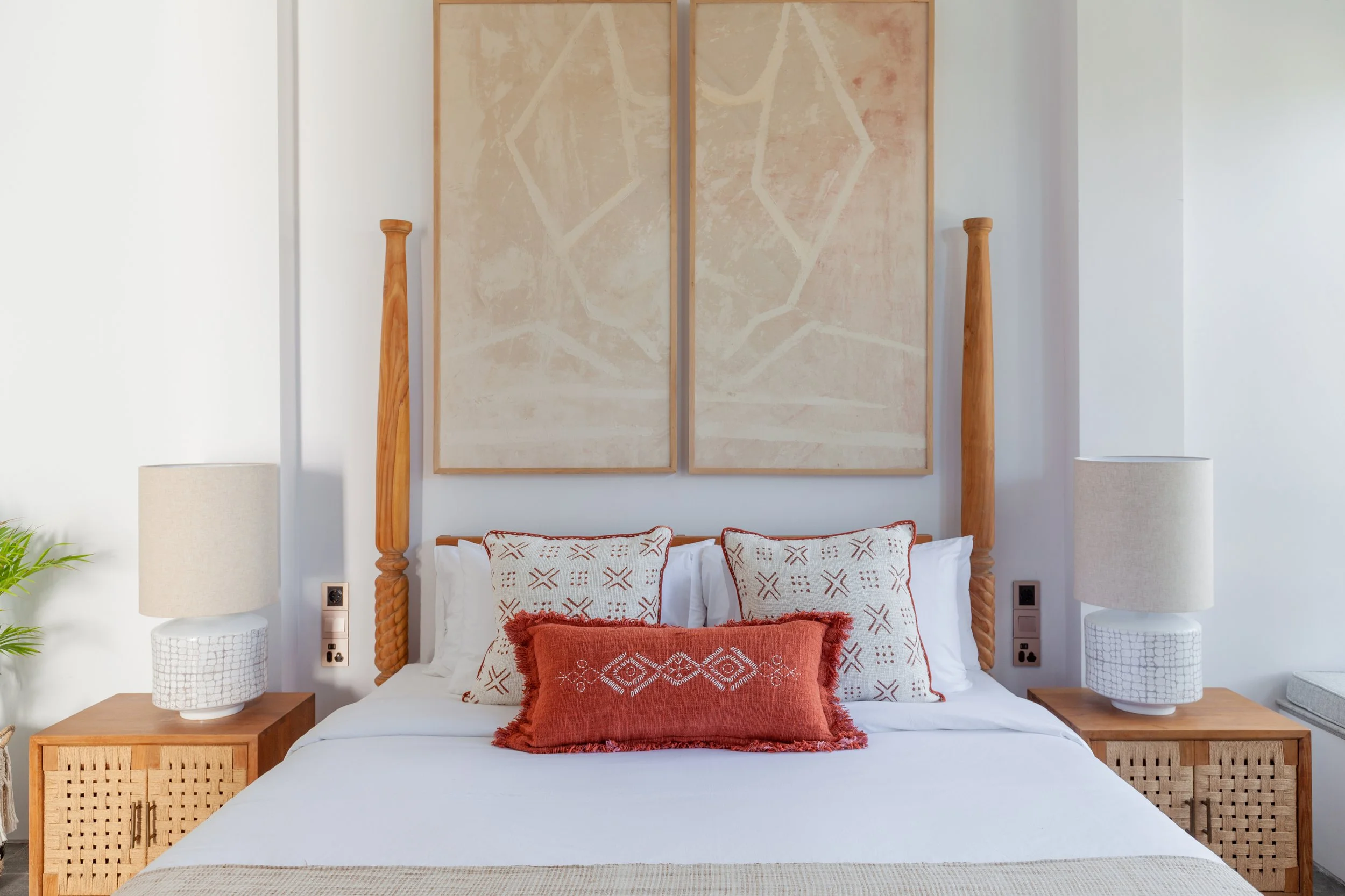 STUNNING ARCHITECTURAL RESIDENCE - 5 BEDROOM - BERAWA - CANGGU