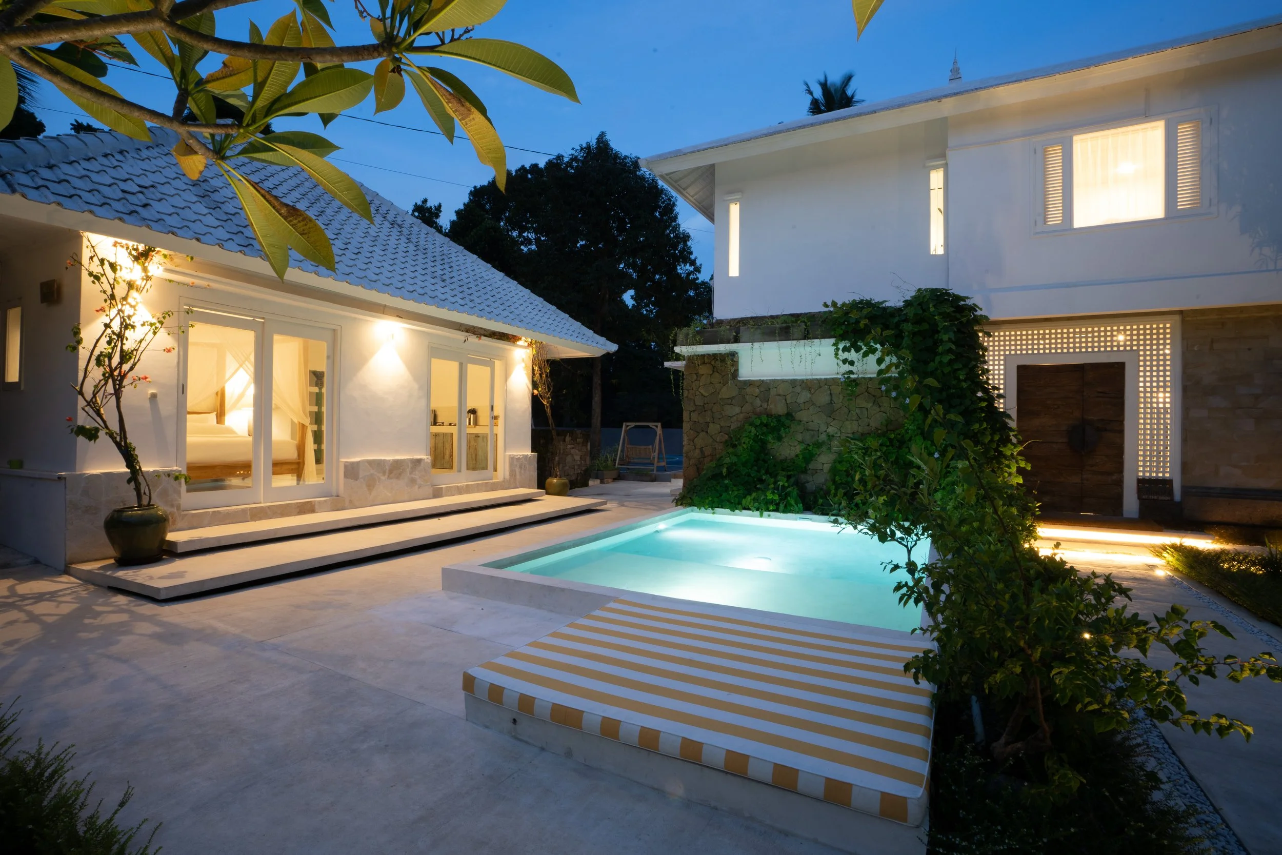 CONTEMPORARY SACTUARY FRAMED BY NATURE - 6 BEDROOM - UBUD