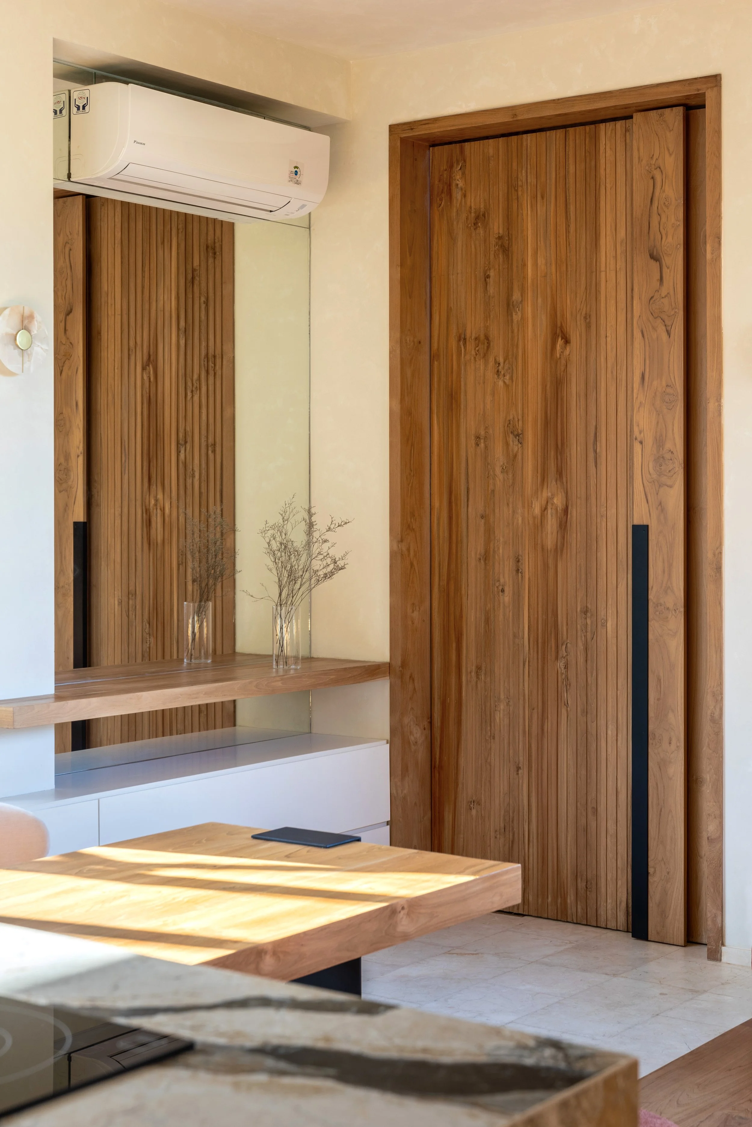 MONOLITHIC VILLA WITH TROPICAL SOUL - 2 BEDROOM - UBUD