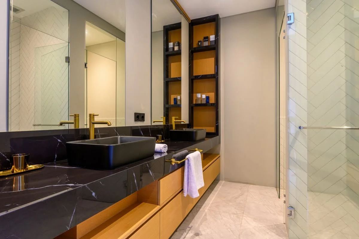 MODERN ELEGANT WHITE VILLA - 4 BEDROOM - JIMBARAN