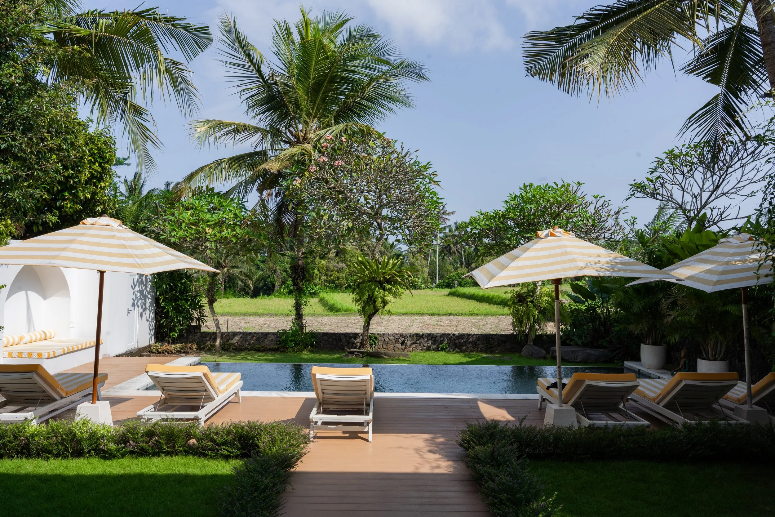 CONTEMPORARY SACTUARY FRAMED BY NATURE - 6 BEDROOM - UBUD | 20 000 000 000 IDR