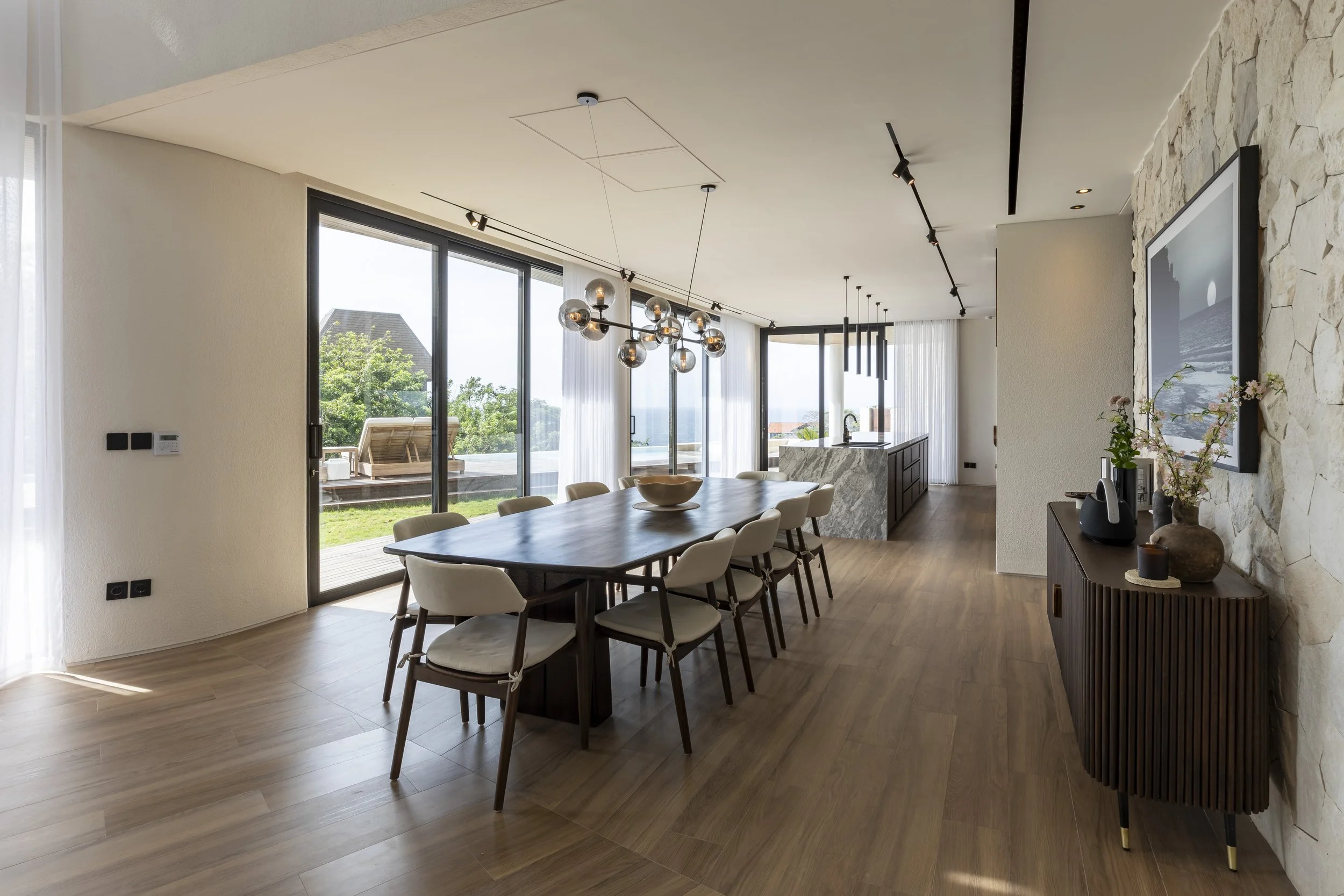 OCEAN VIEW VILLA WITH PRIVATE BEACH ACCESS - 5 BEDROOM - ULUWATU