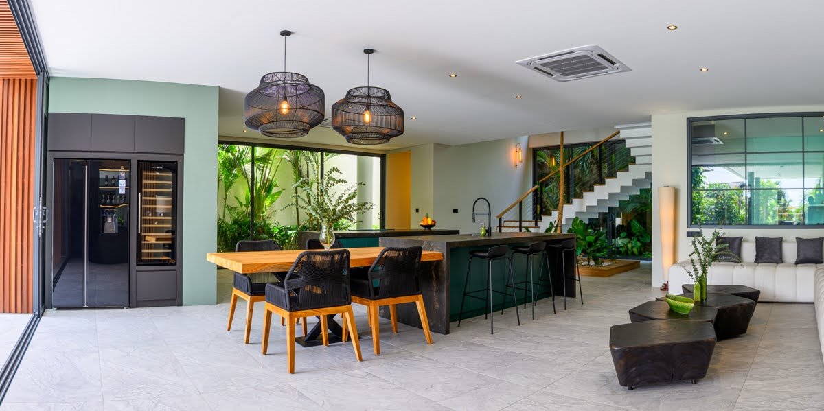 MODERN ELEGANT WHITE VILLA - 4 BEDROOM - JIMBARAN