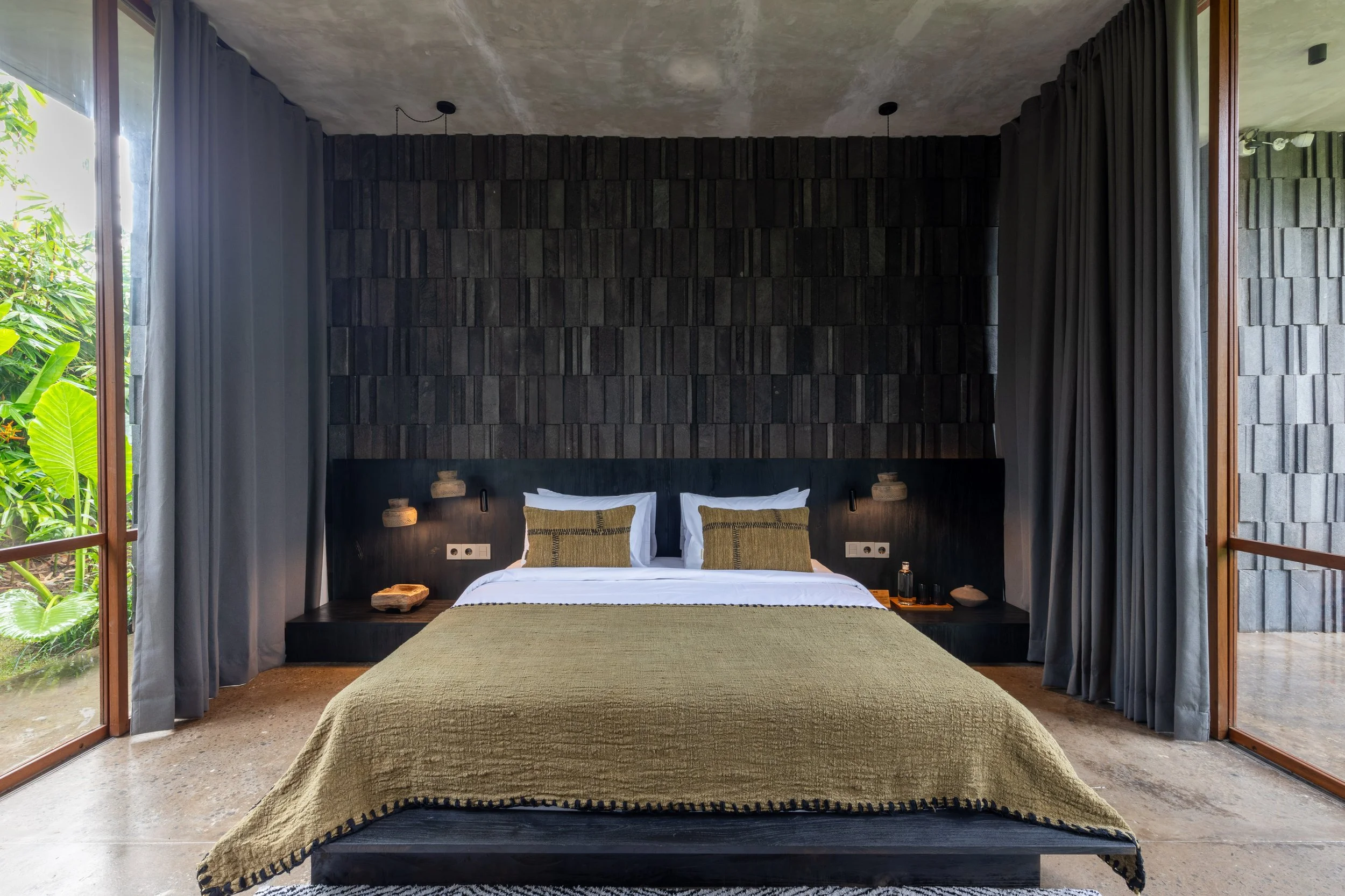 JAPANESE BRUTALIST VILLA - 5 BEDROOM - UBUD