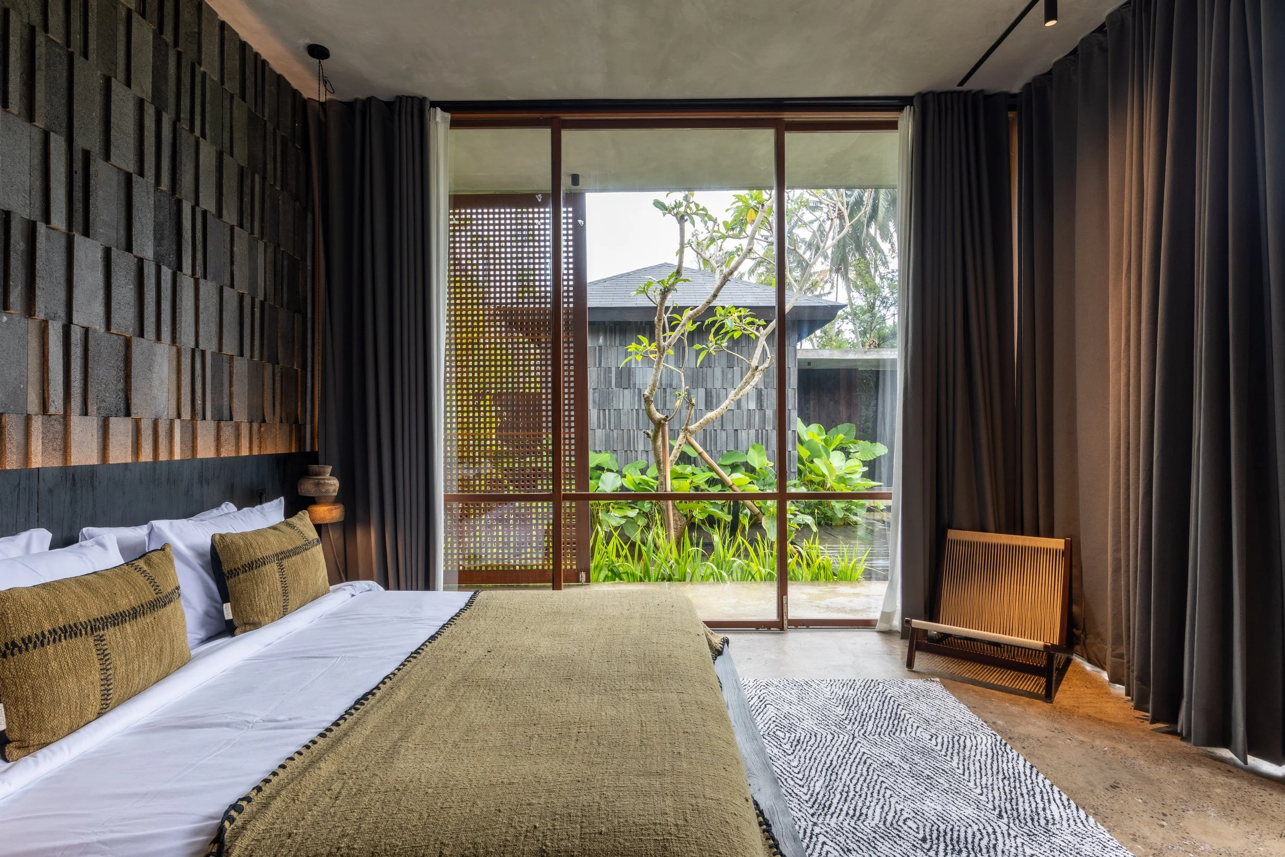 JAPANESE BRUTALIST VILLA - 5 BEDROOM - UBUD
