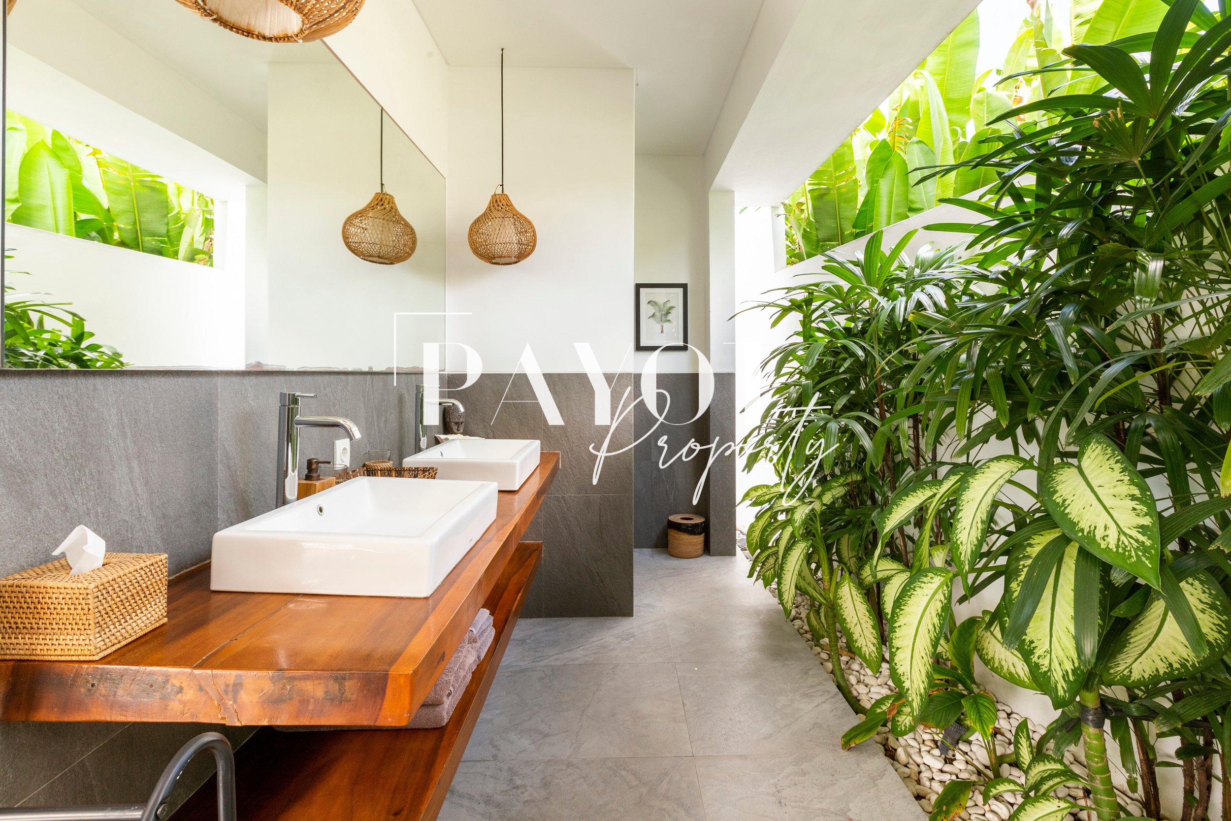 Villa For Sale Bali Berawa 5 Bedrooms