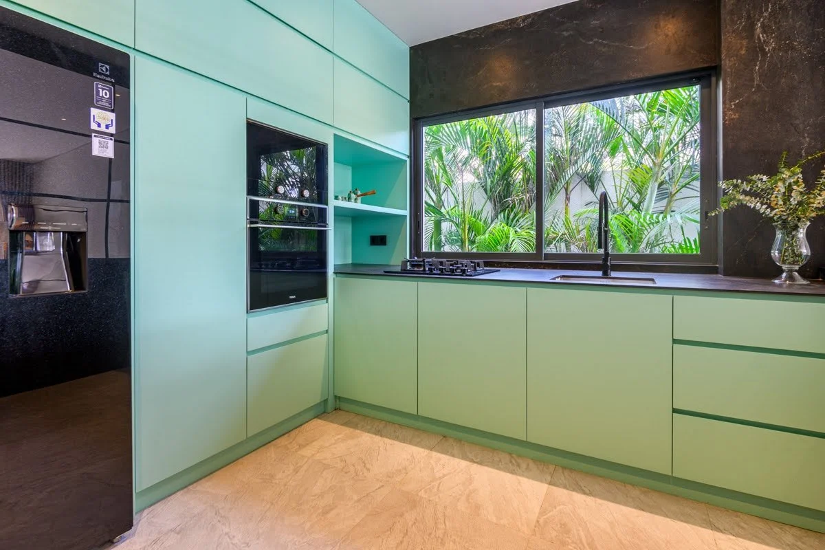 MODERN ELEGANT WHITE VILLA - 4 BEDROOM - JIMBARAN