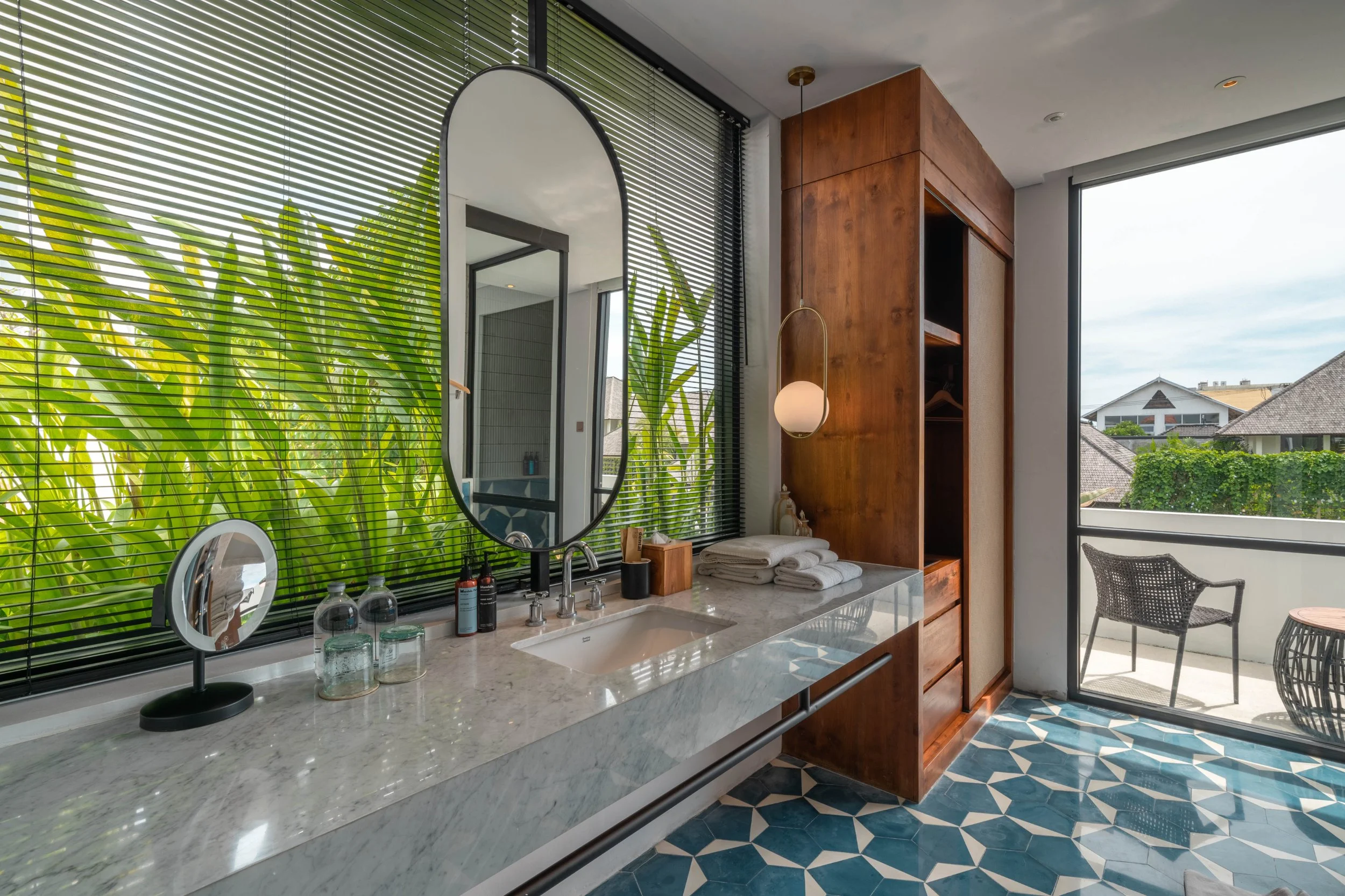 STUNNING ARCHITECTURAL RESIDENCE - 5 BEDROOM - BERAWA - CANGGU