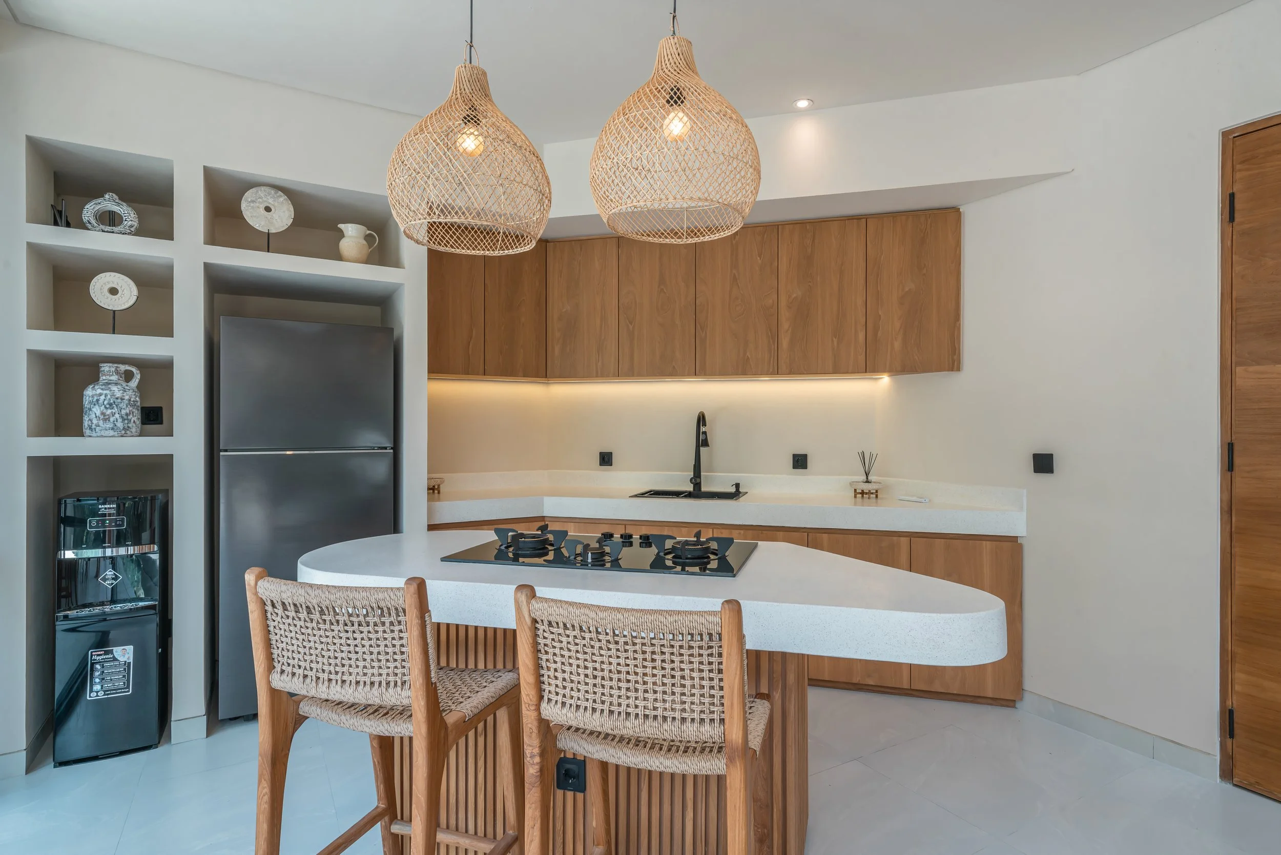 CONTEMPORARY VILLA WITH MEDITERRANEAN TOUCH - 2 BEDROOM - PERERENAN (copie)