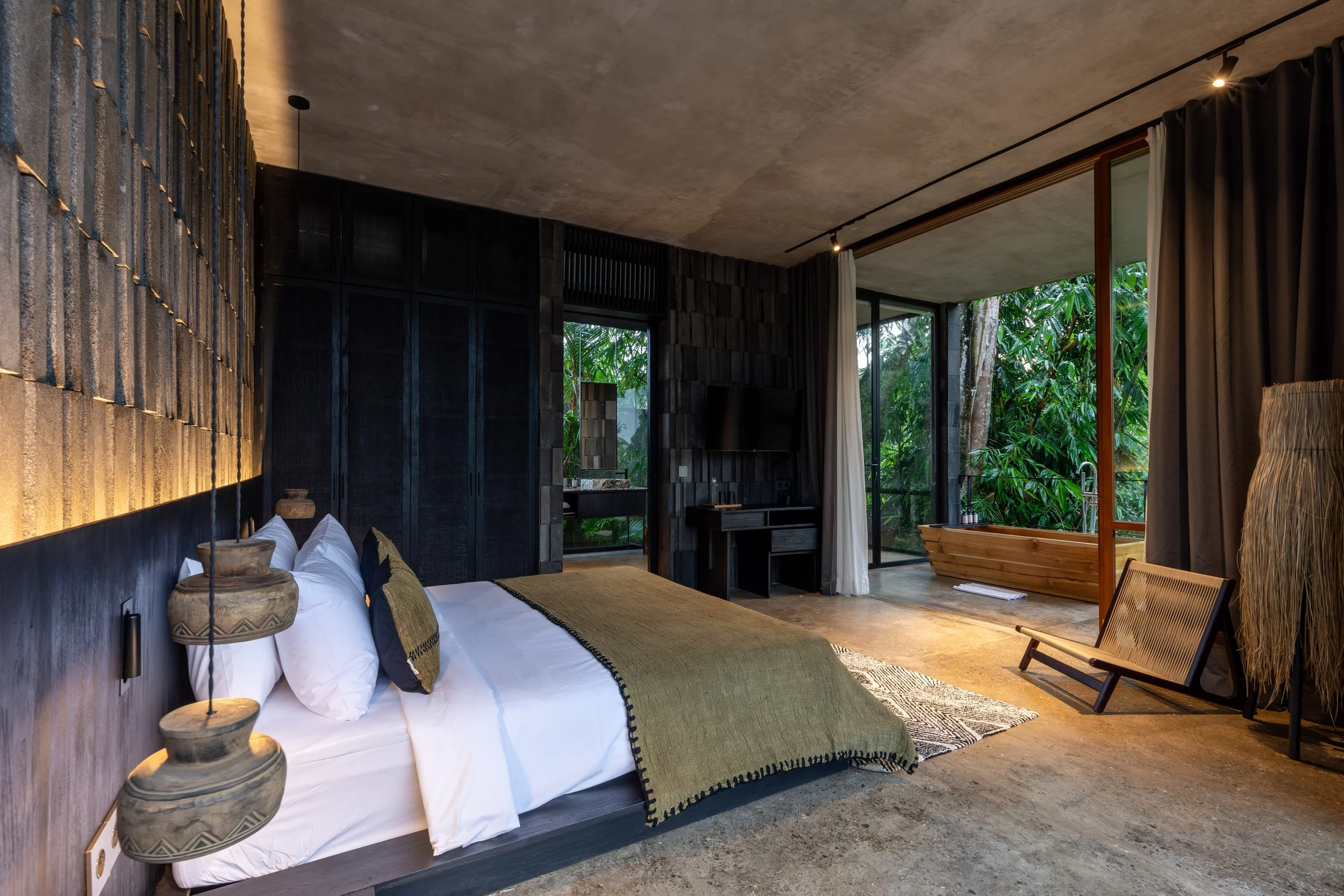 JAPANESE BRUTALIST VILLA - 5 BEDROOM - UBUD