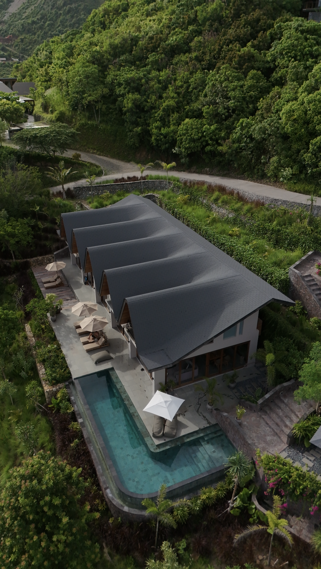 ARCHITECTURAL VILLA BY ALEXIS DORNIER - 5 BEDROOM - TAMPAH HILLS - LOMBOK - EXCLUSIVITY