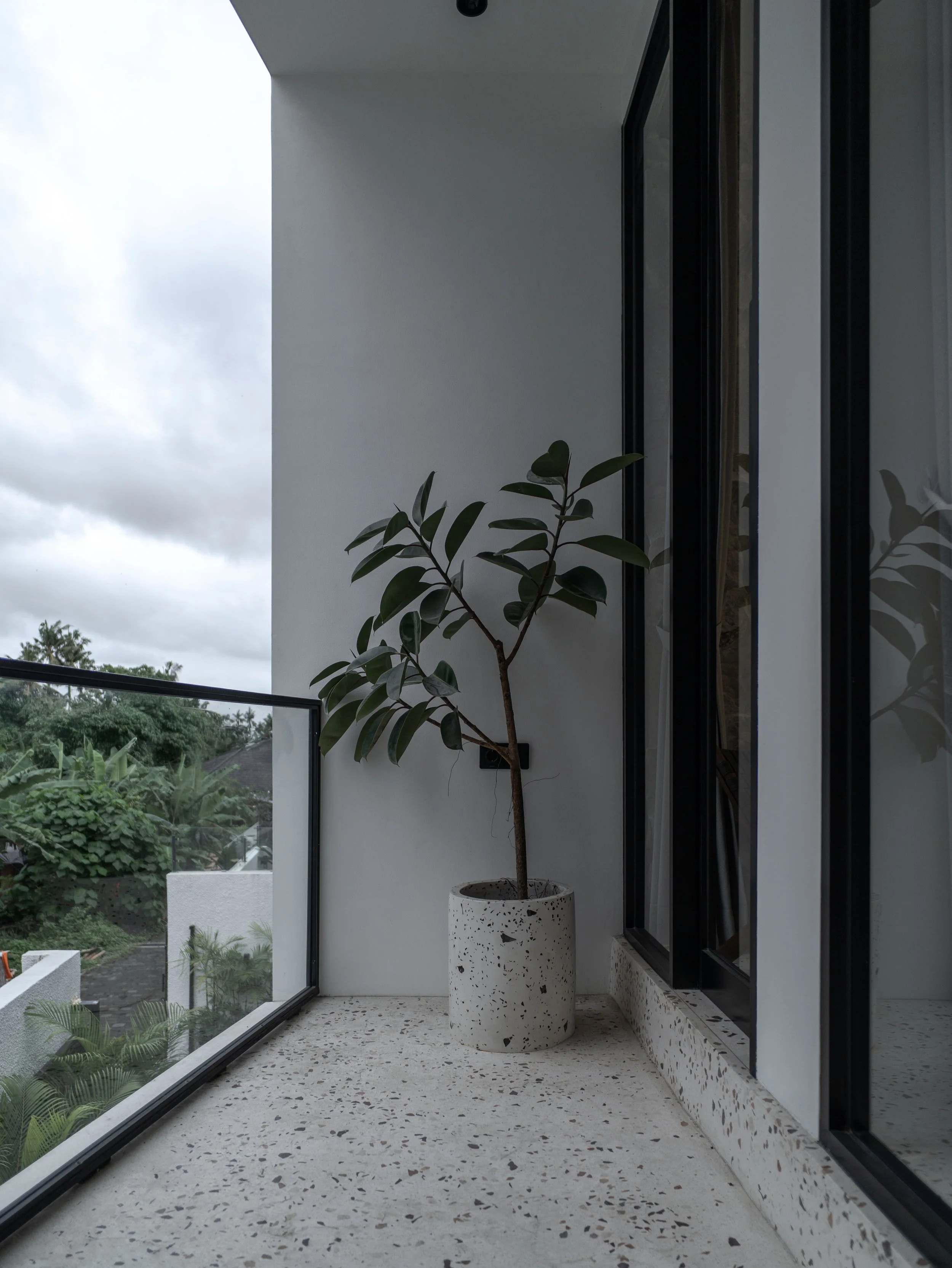 MONOCHROME GEOMETRY VILLA - 2 BEDROOM - PERERENAN