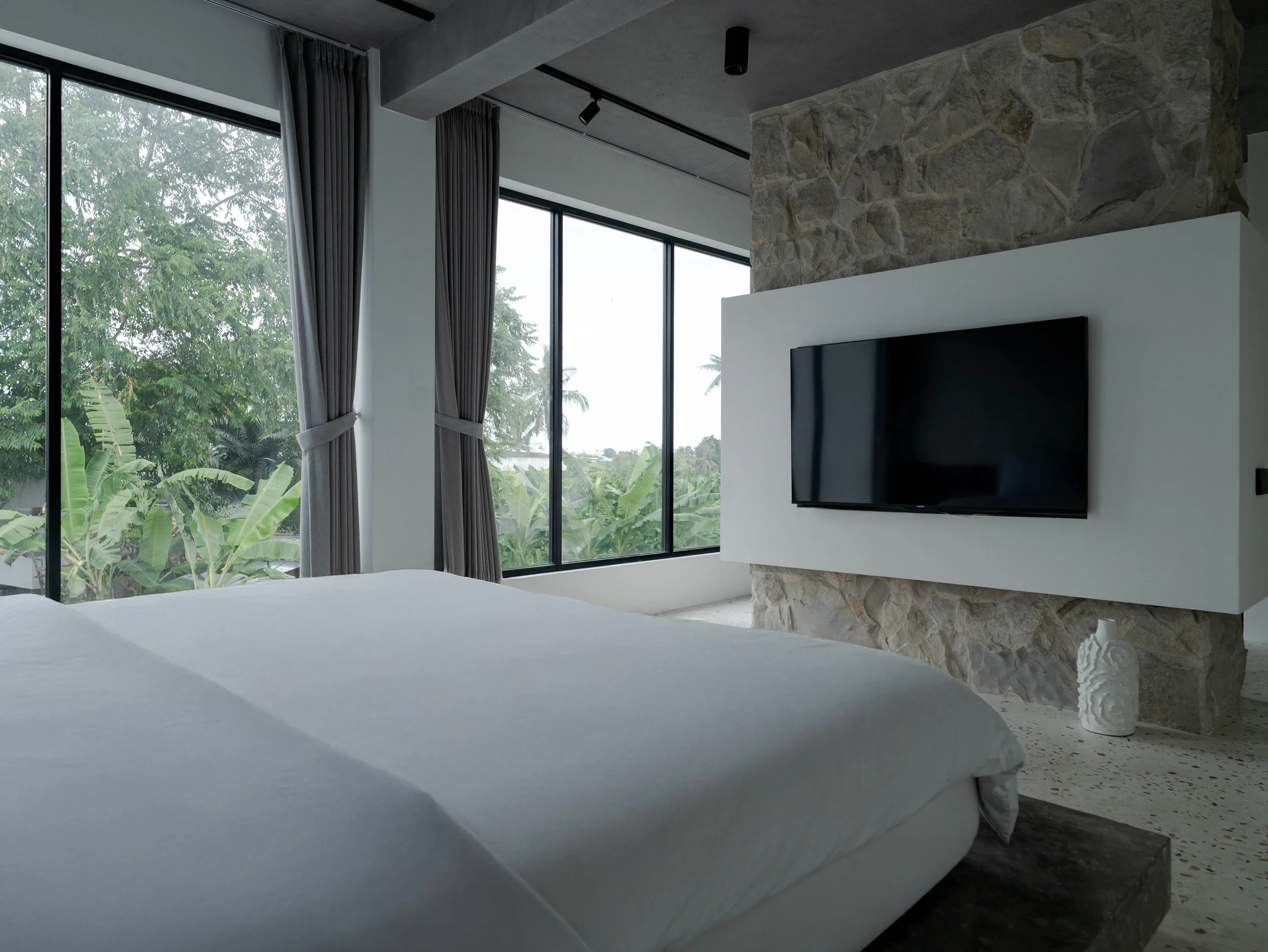 MONOCHROME GEOMETRY VILLA - 2 BEDROOM - PERERENAN