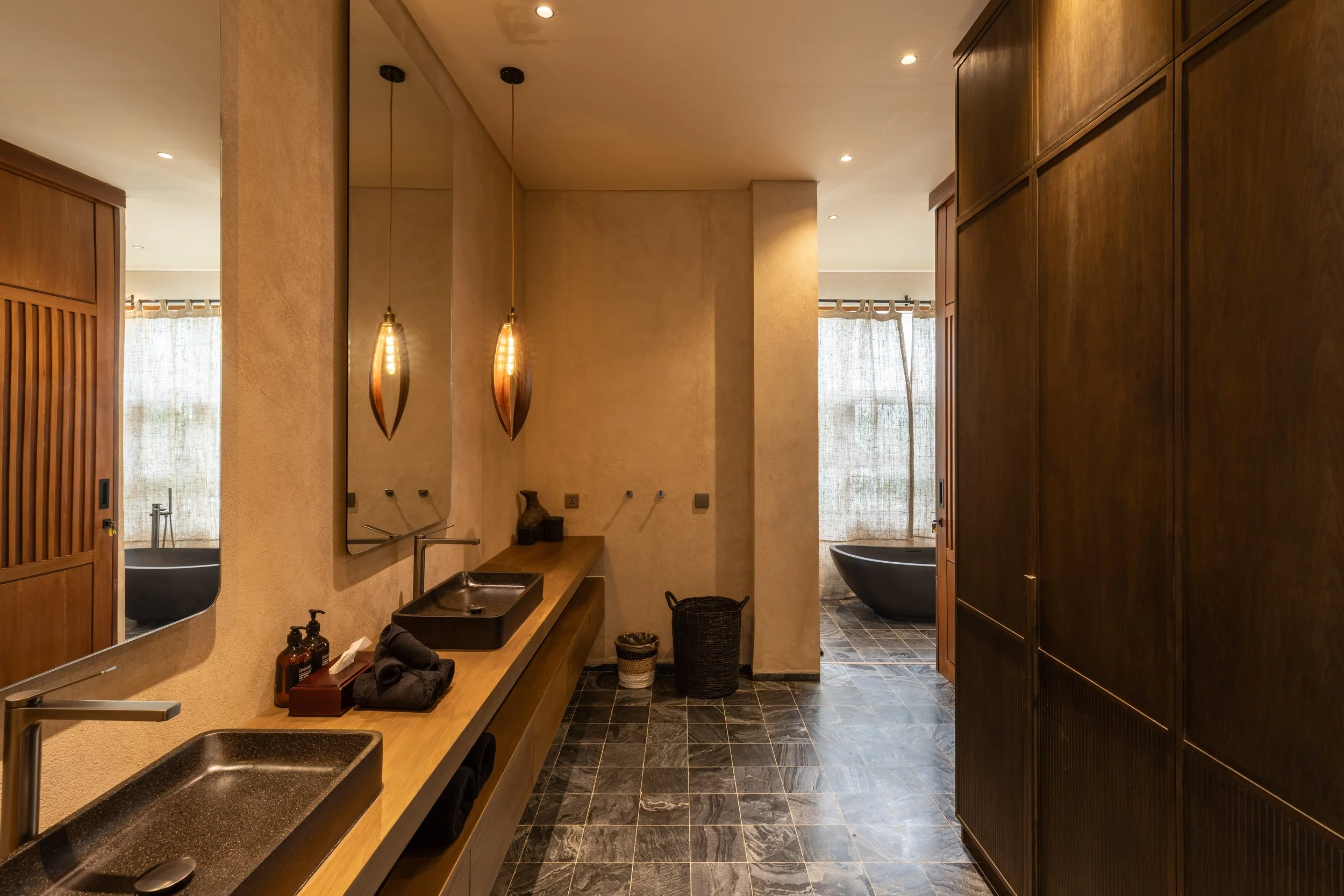 BALINESE MODERN TROPICAL STYLE VILLA - 6 BEDROOM - NYANYI BEACH - villa - for - sale - Bali