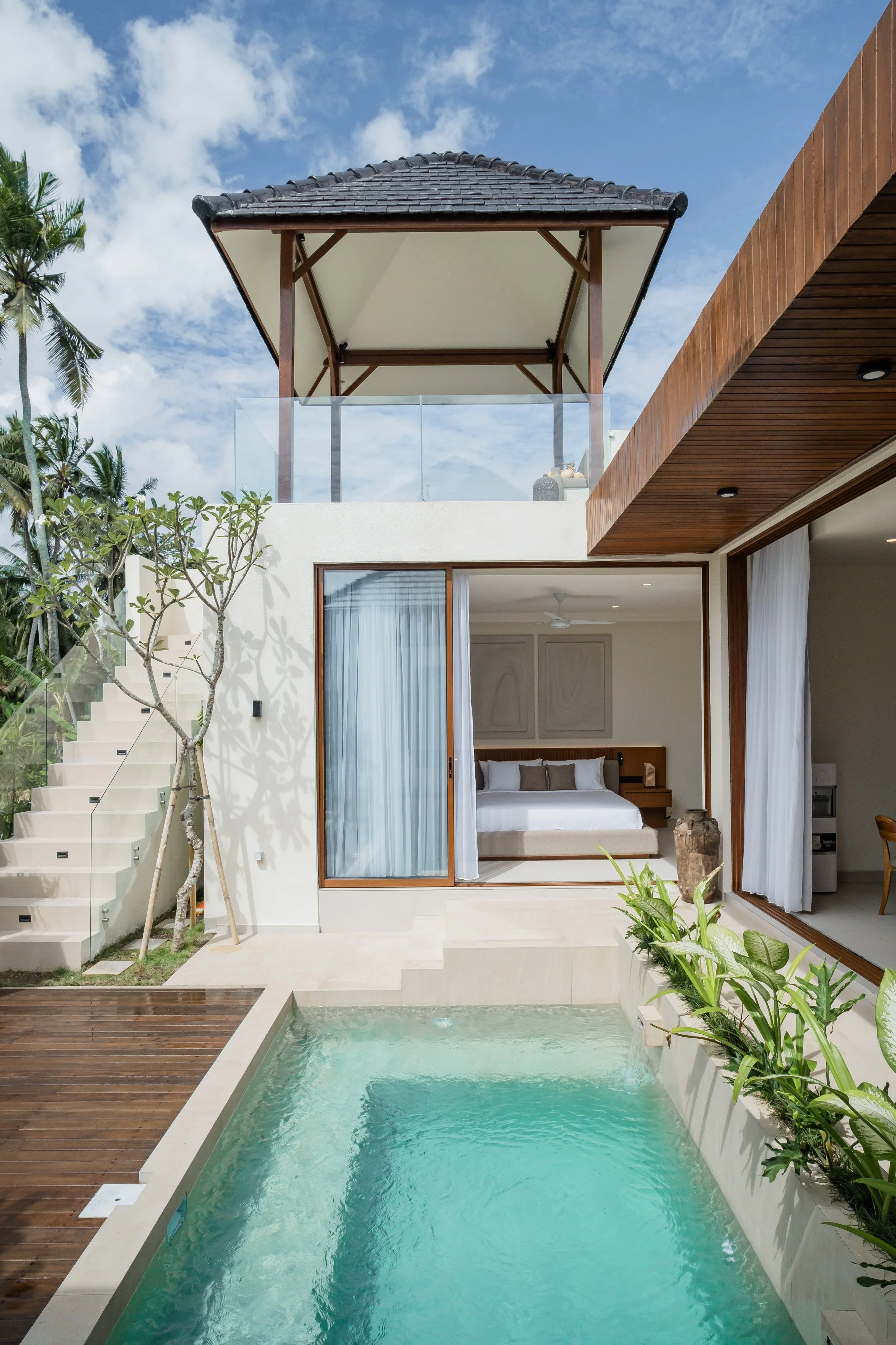 QUIET TROPICAL HOME ABOVE THE RICE FIELDS - 2 BEDROOM - UBUD