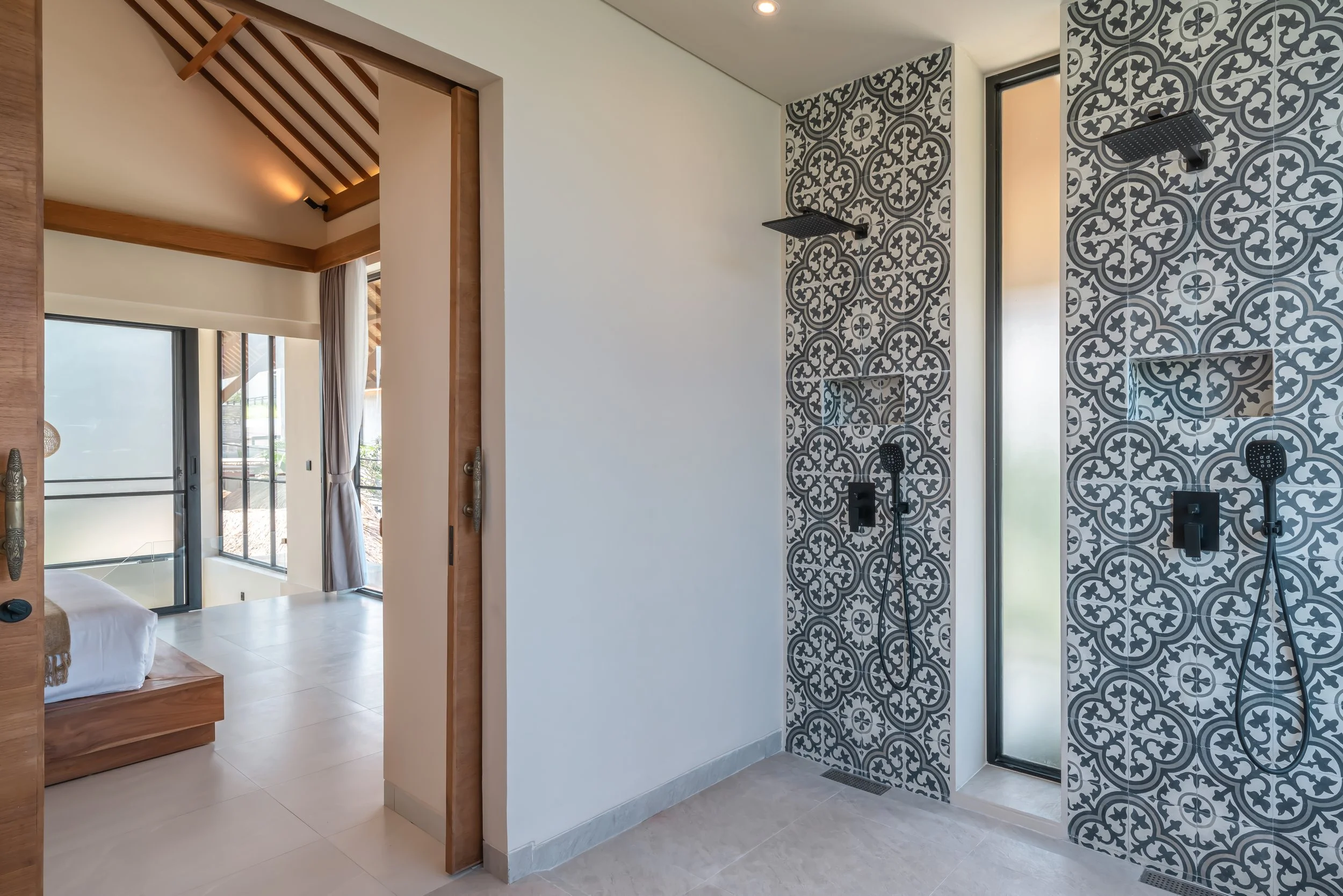 CONTEMPORARY VILLA WITH MEDITERRANEAN TOUCH - 2 BEDROOM - PERERENAN (copie)