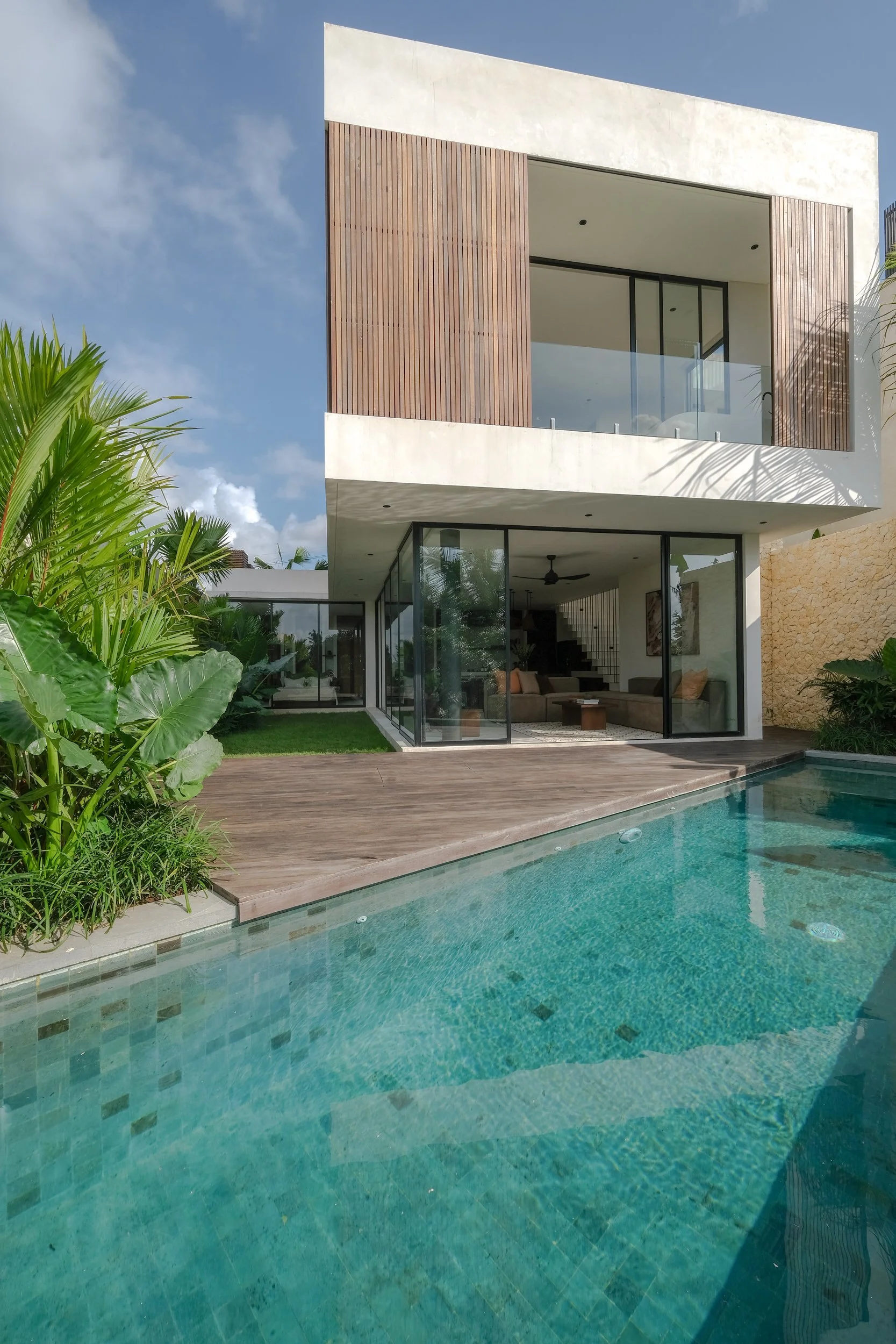 ARCHITECTURAL TROPICAL VILLA ABOVE THE RICE FIELDS - 3 BEDROOM - NYANYI BEACH - Bali - for - sale