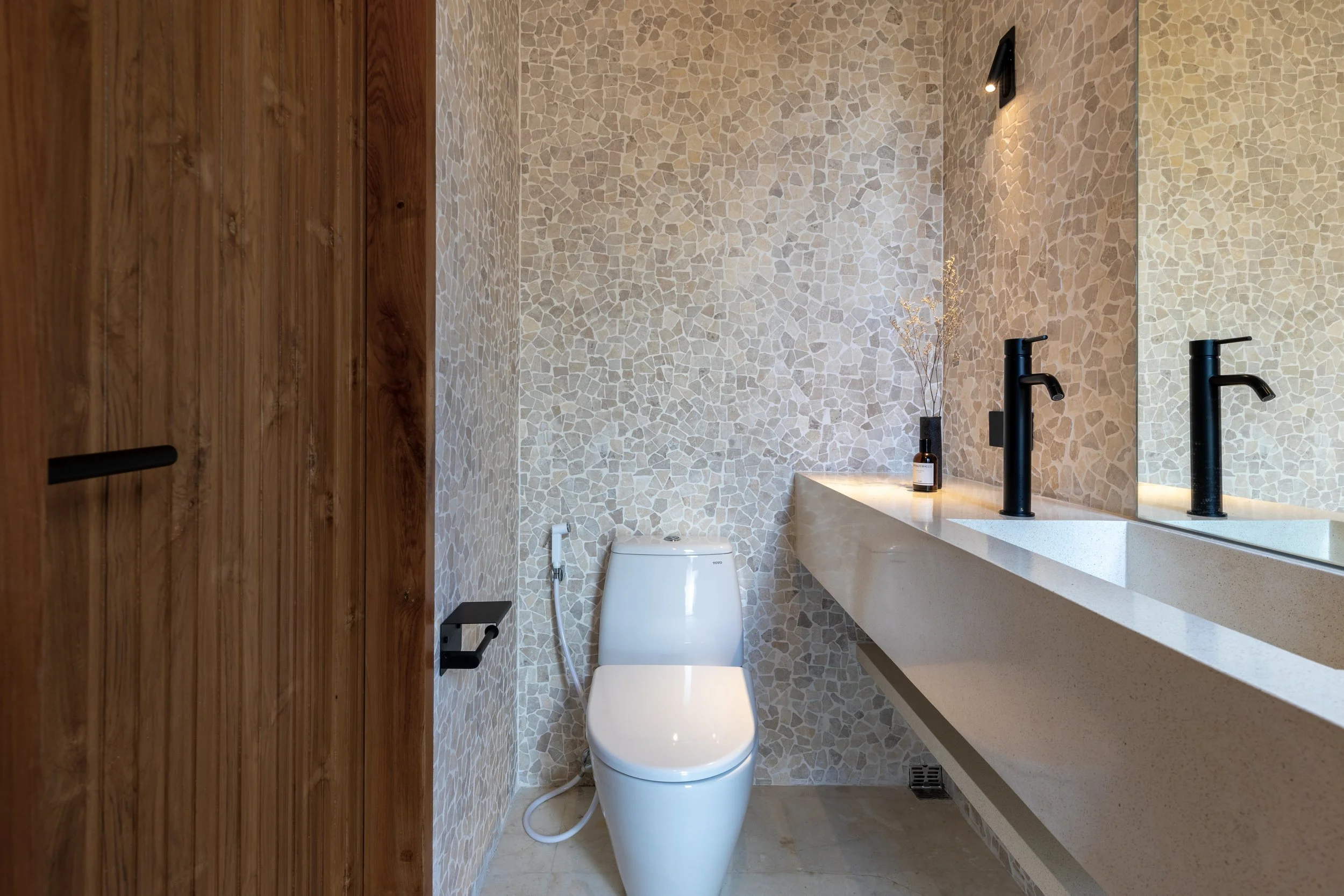 MONOLITHIC VILLA WITH TROPICAL SOUL - 2 BEDROOM - UBUD