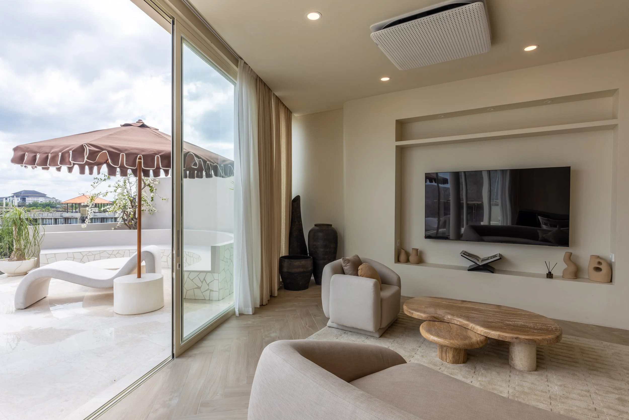 Payot Property-07.jpg