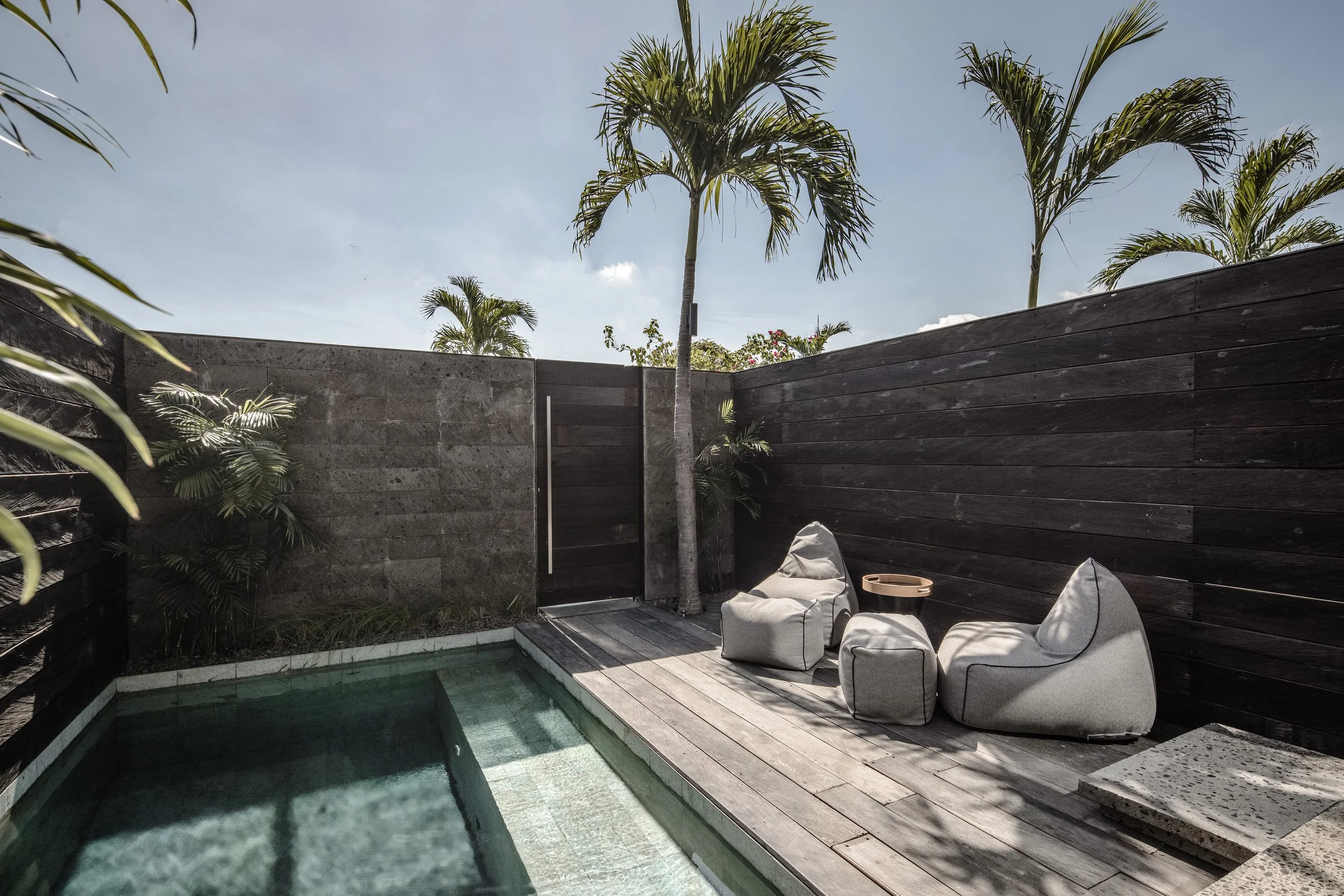 URBAN TROPICAL VILLA LOFT - 2 BEDROOM - CANGGU