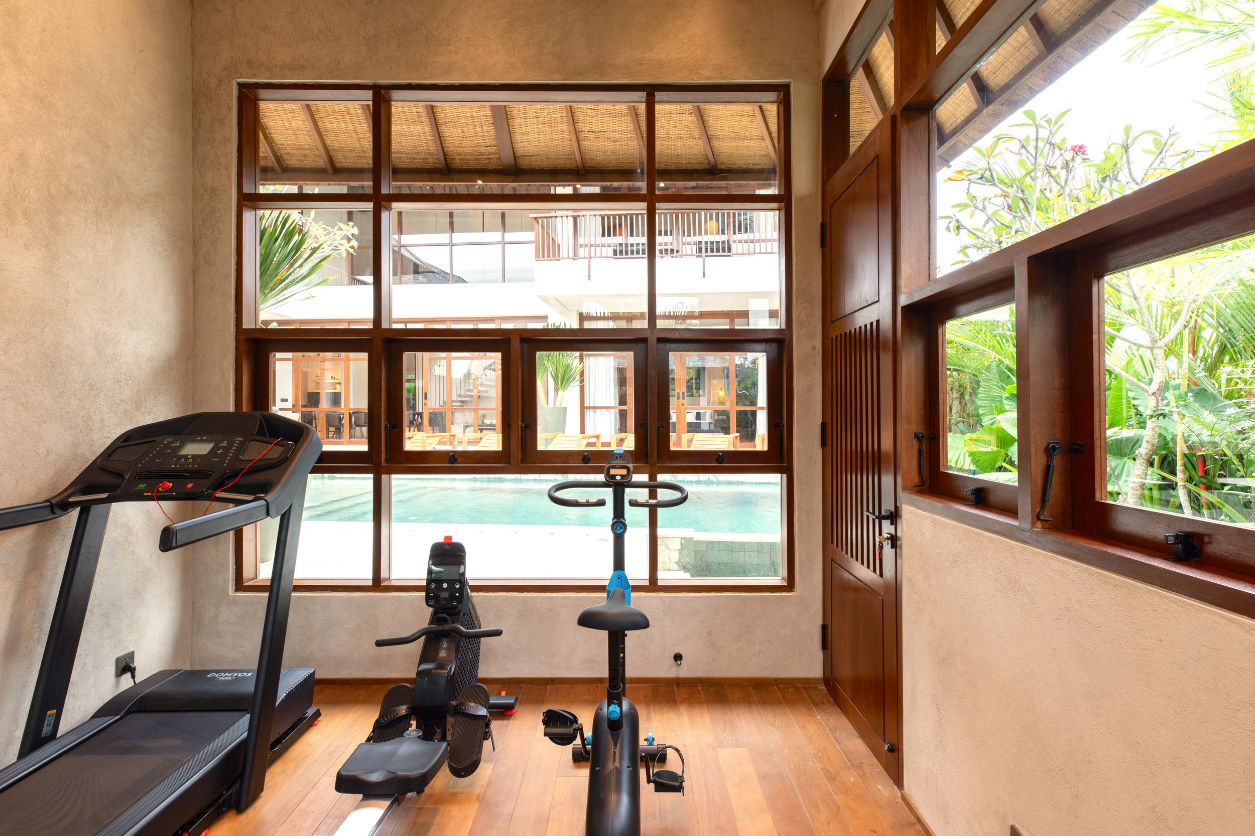 BALINESE MODERN TROPICAL STYLE VILLA - 6 BEDROOM - NYANYI BEACH - villa - for - sale - Bali