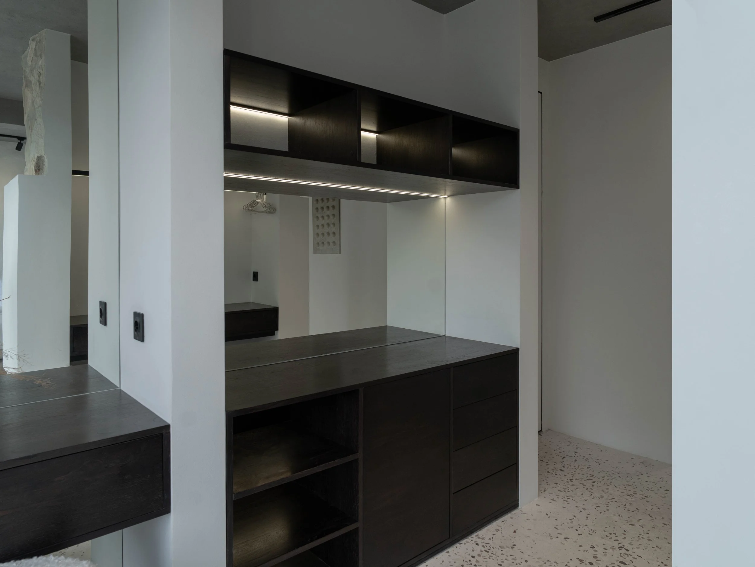 MONOCHROME GEOMETRY VILLA - 2 BEDROOM - PERERENAN