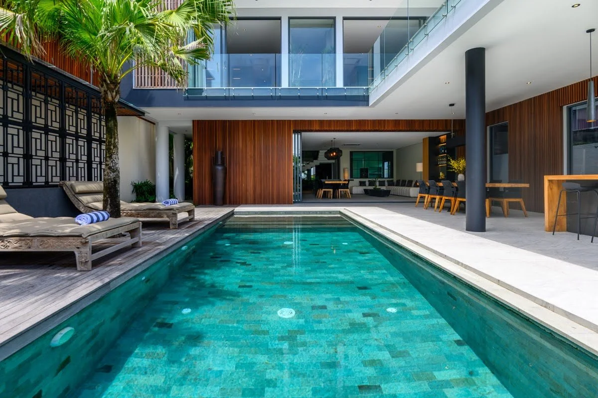 MODERN ELEGANT WHITE VILLA - 4 BEDROOM - JIMBARAN