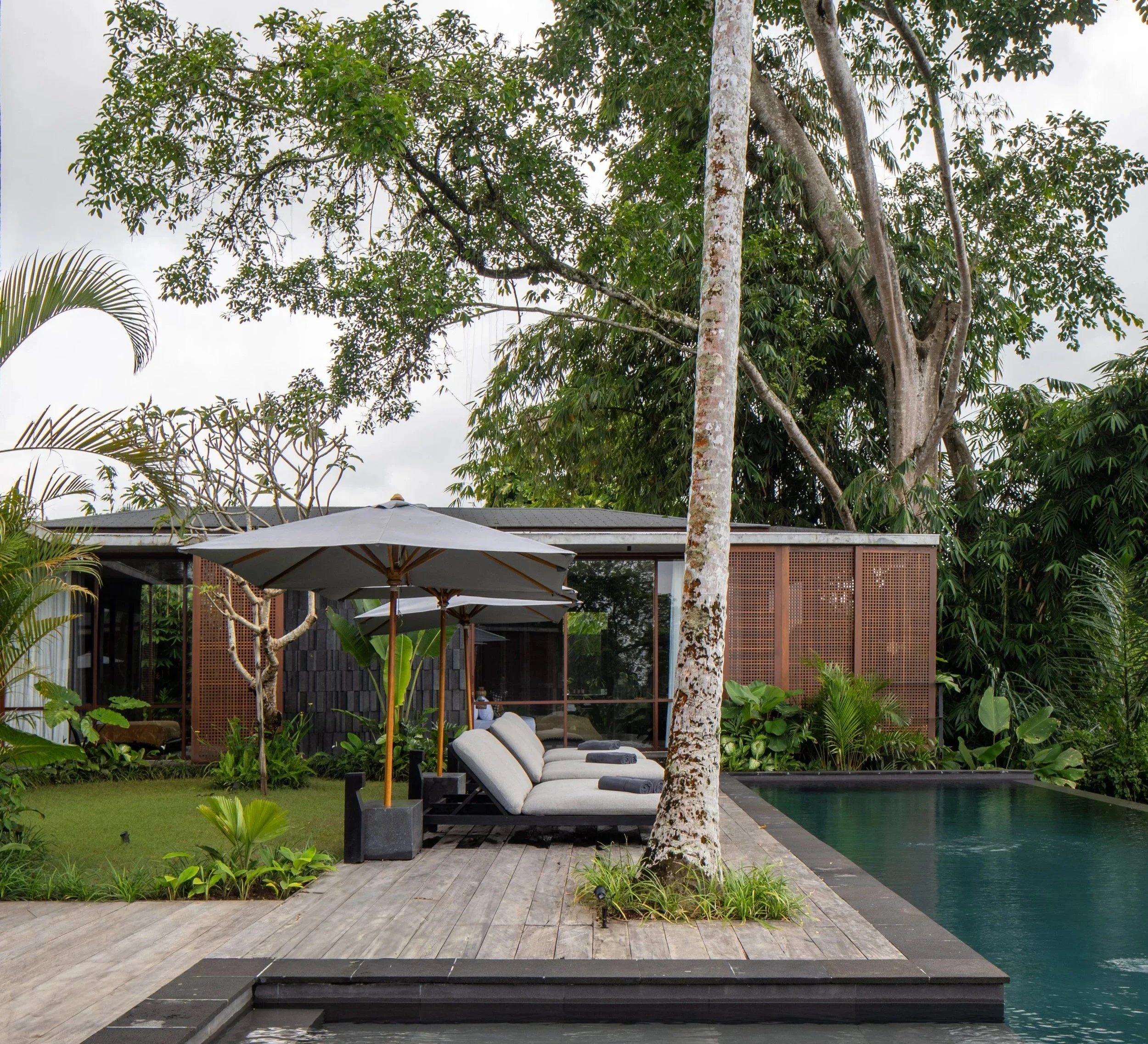 JAPANESE BRUTALIST VILLA - 5 BEDROOM - UBUD
