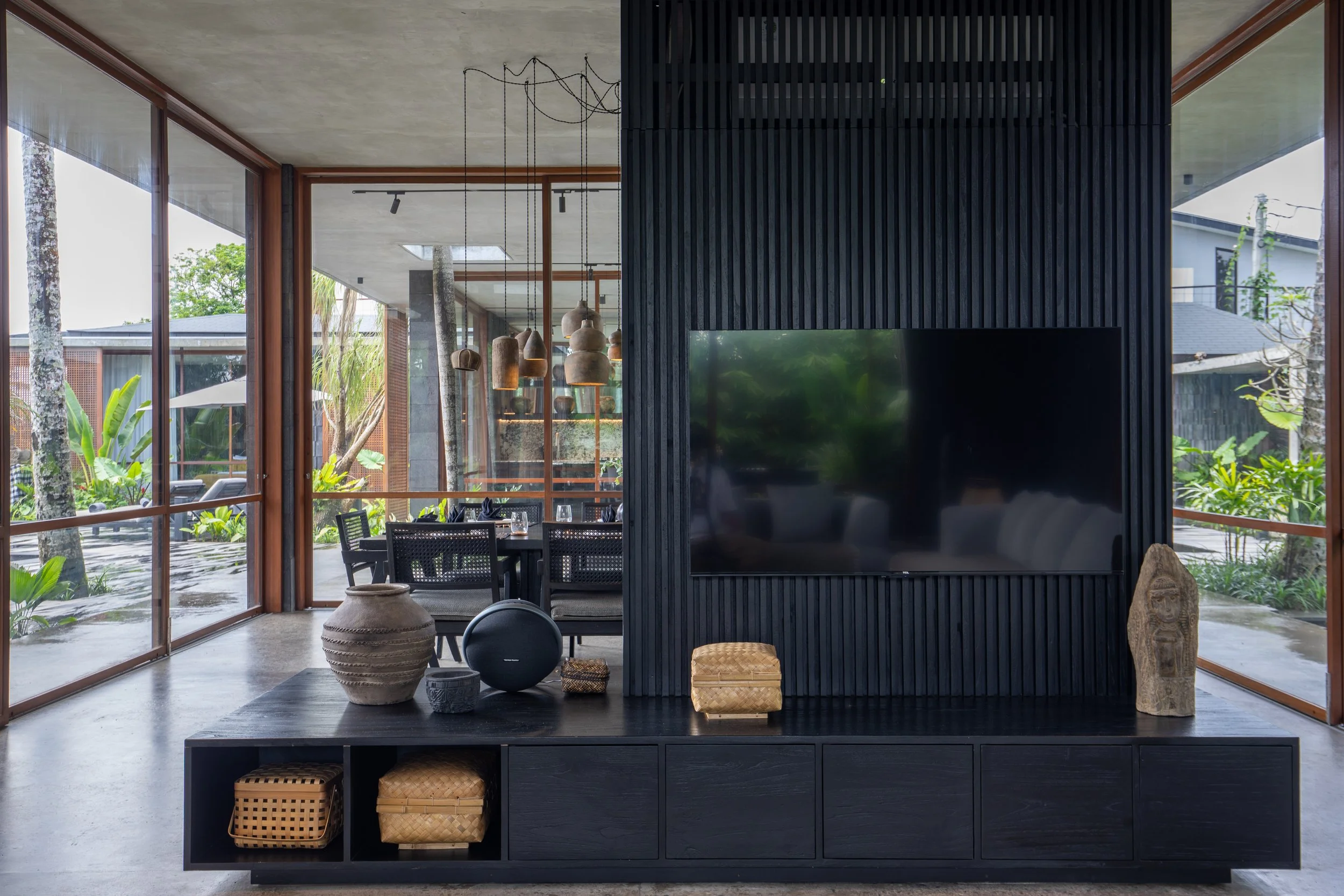 JAPANESE BRUTALIST VILLA - 5 BEDROOM - UBUD