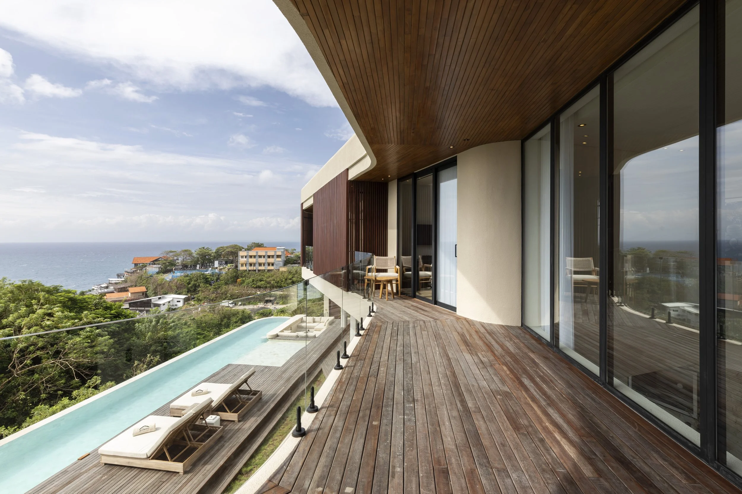 OCEAN VIEW VILLA WITH PRIVATE BEACH ACCESS - 5 BEDROOM - ULUWATU