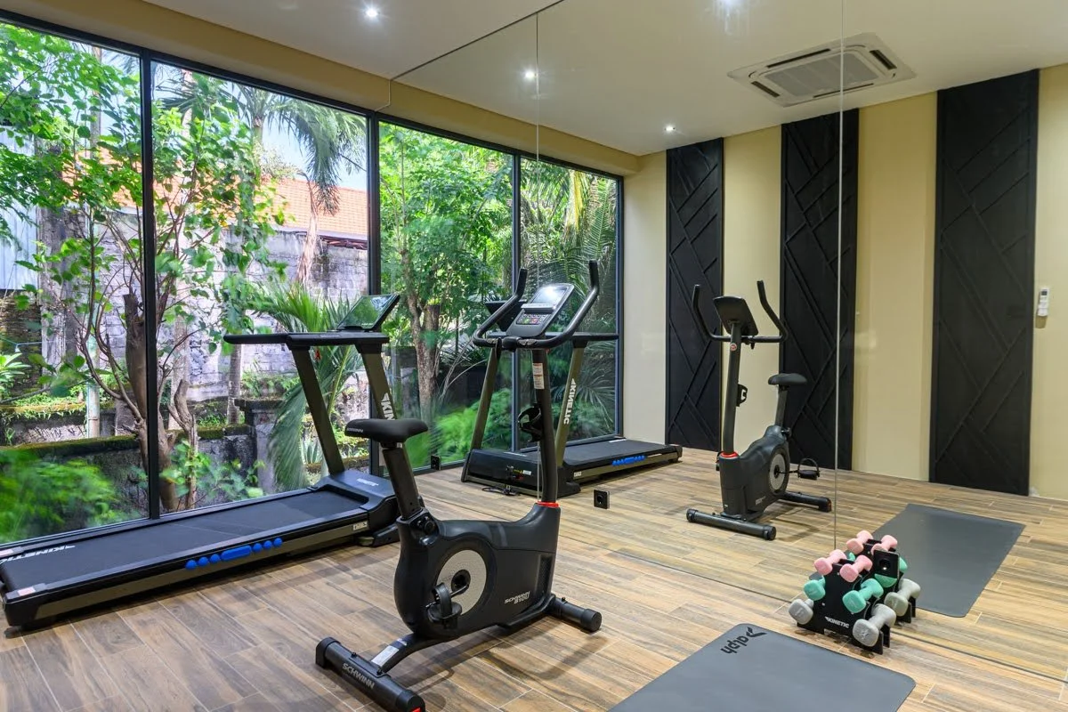 MODERN ELEGANT WHITE VILLA - 4 BEDROOM - JIMBARAN