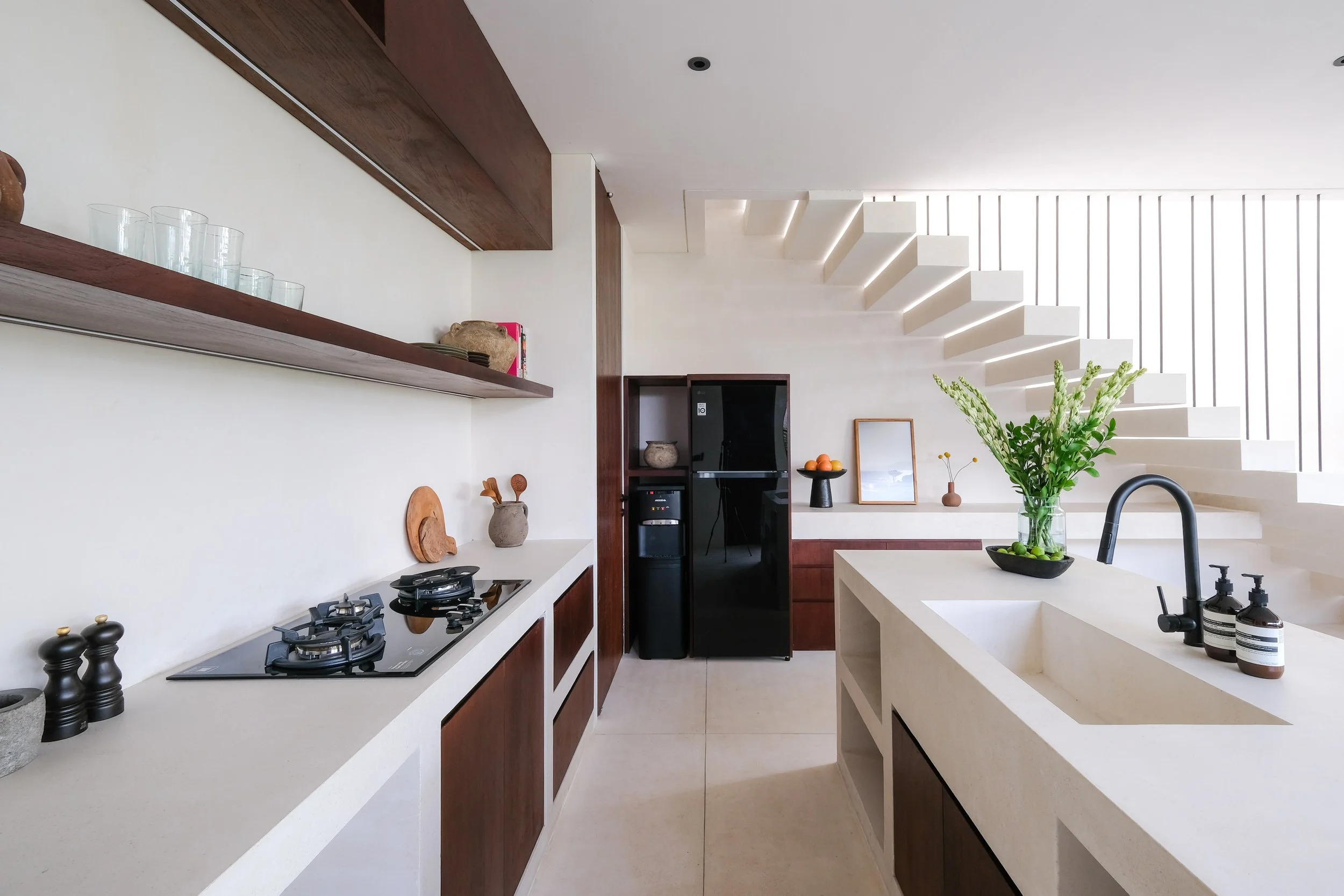 ARCHITECTURAL TROPICAL VILLA ABOVE THE RICE FIELDS - 3 BEDROOM - NYANYI BEACH - Bali - for - sale